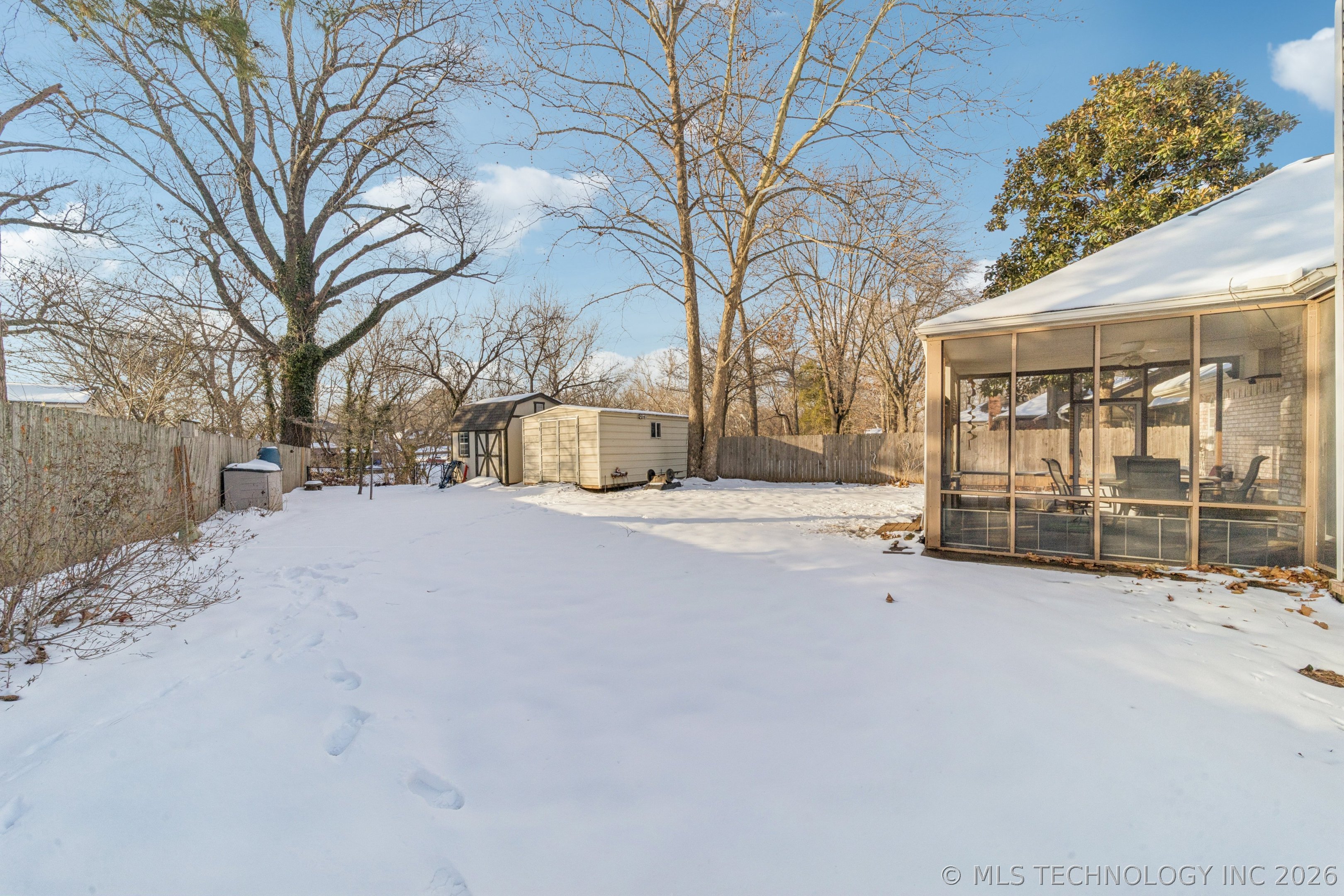 8108 S Juniper Avenue Property Photo 30