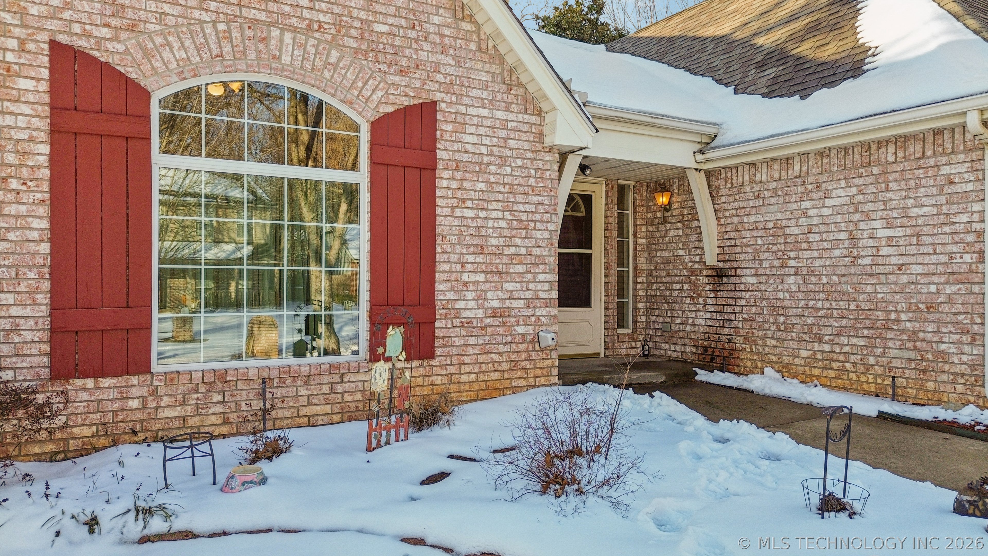 8108 S Juniper Avenue Property Photo 33