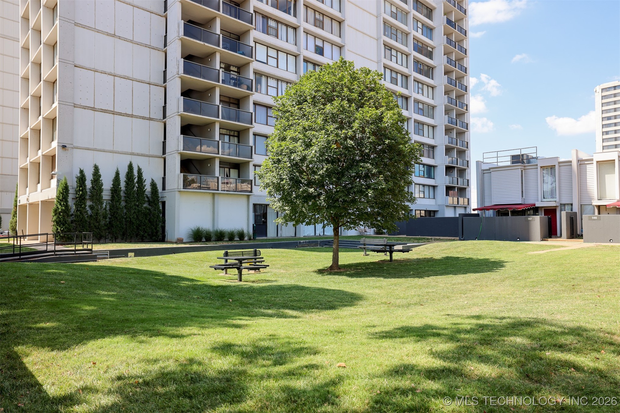 450 W 7th Street 1101 Property Photo 30