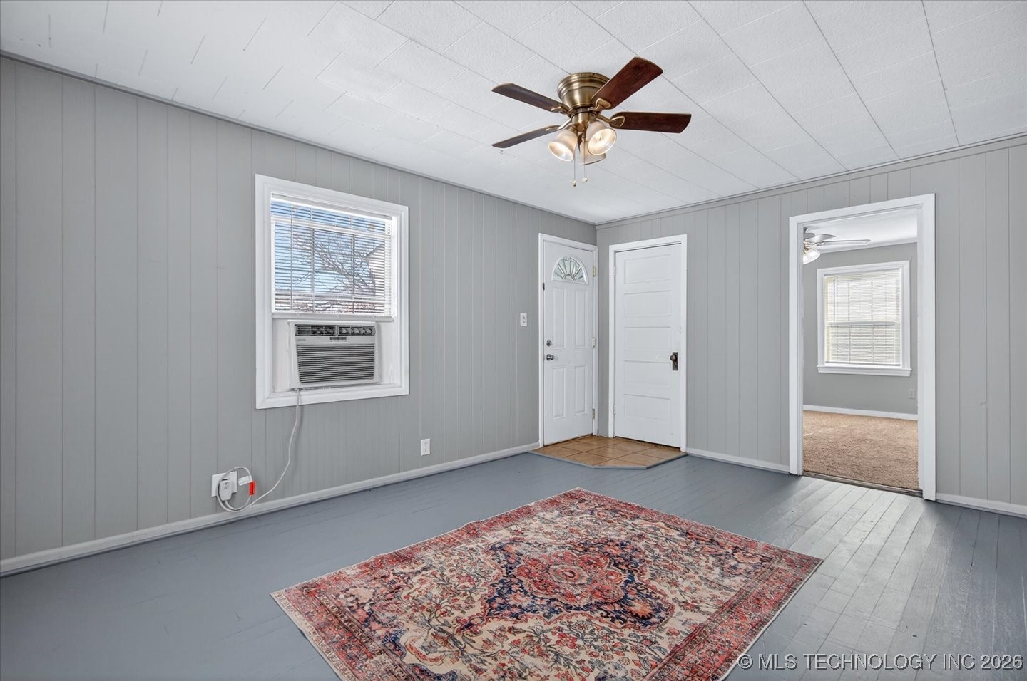 1635 S Maple Avenue Property Photo 6