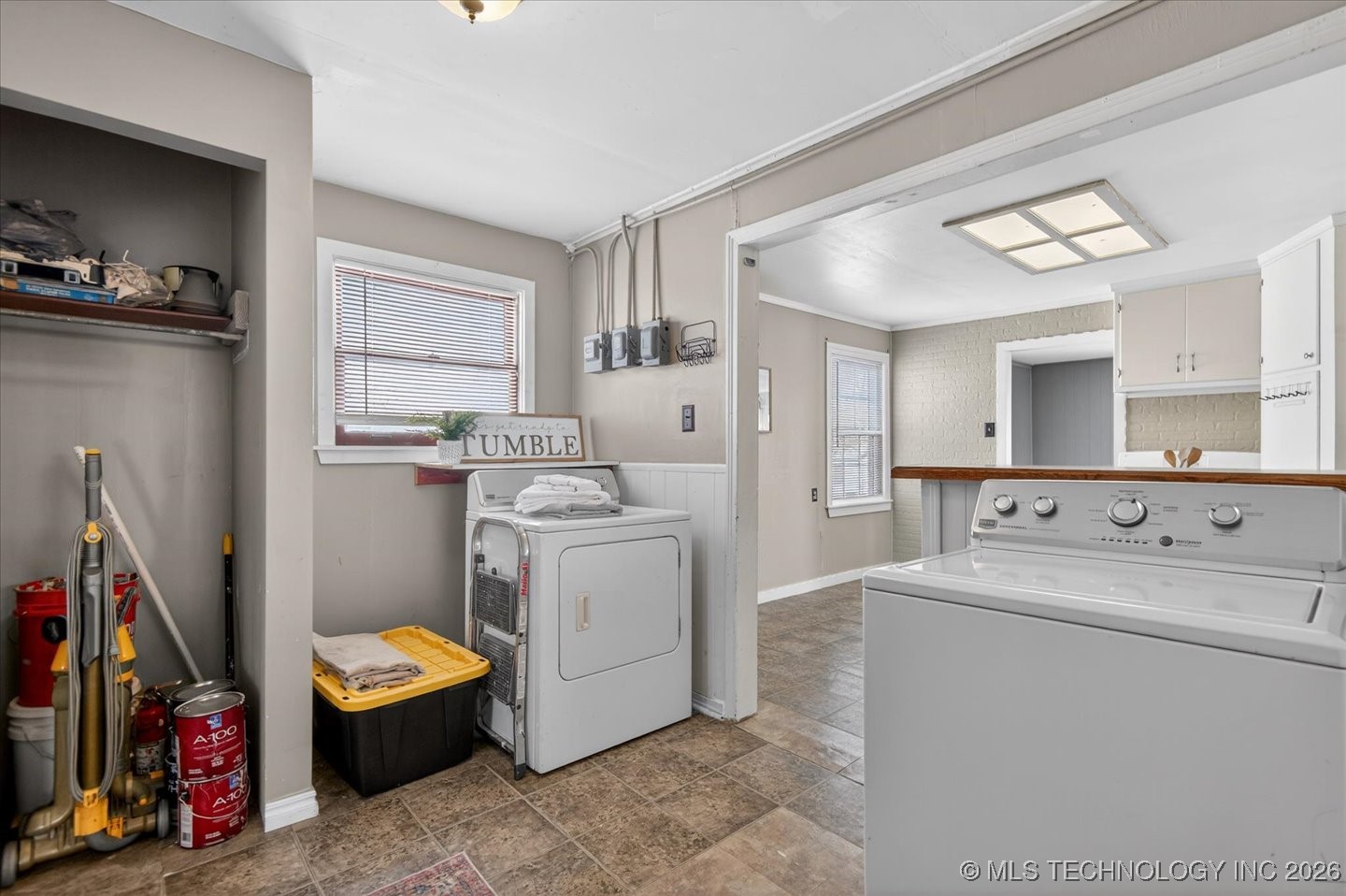 1635 S Maple Avenue Property Photo 13