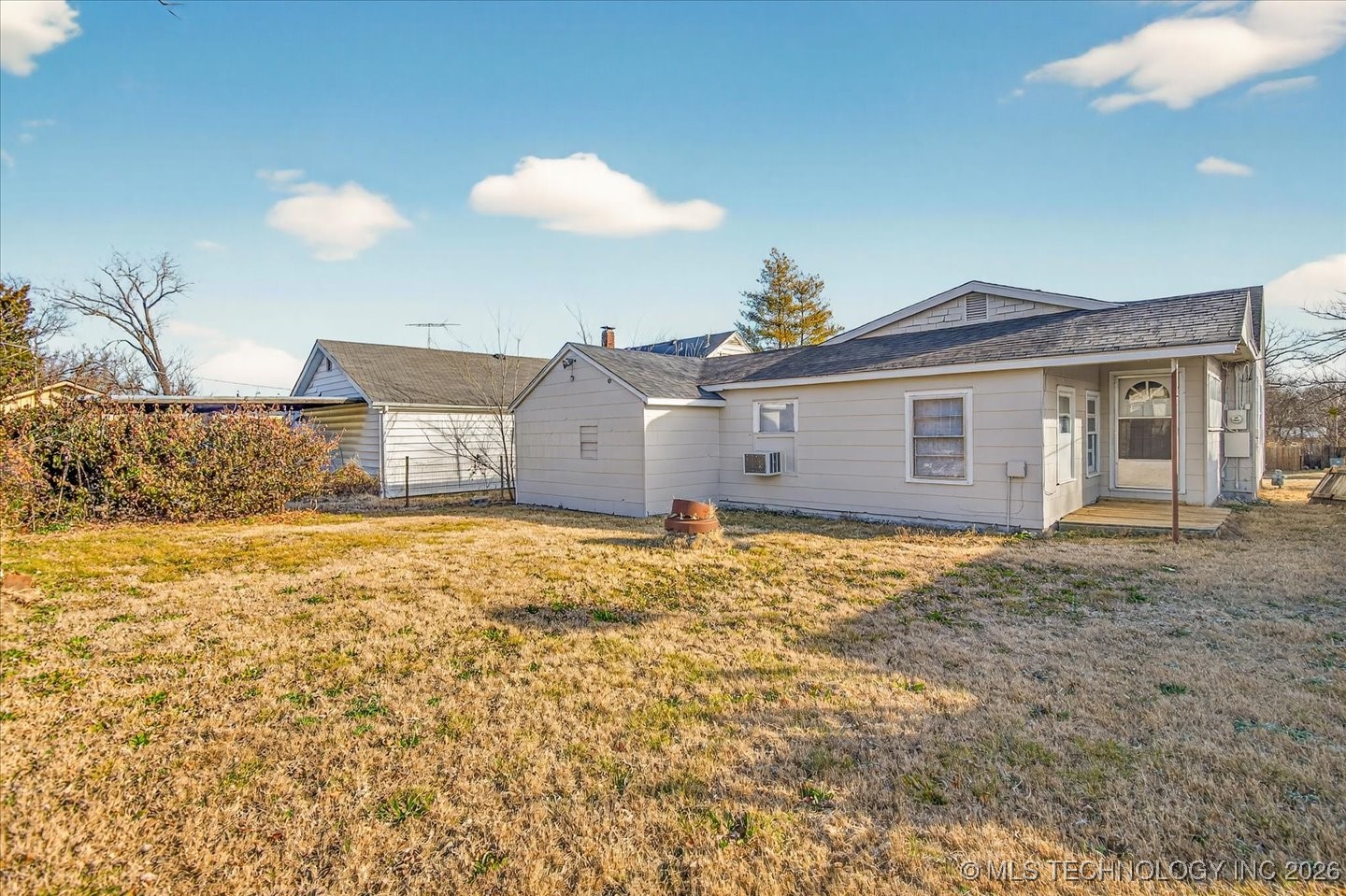 1635 S Maple Avenue Property Photo 26