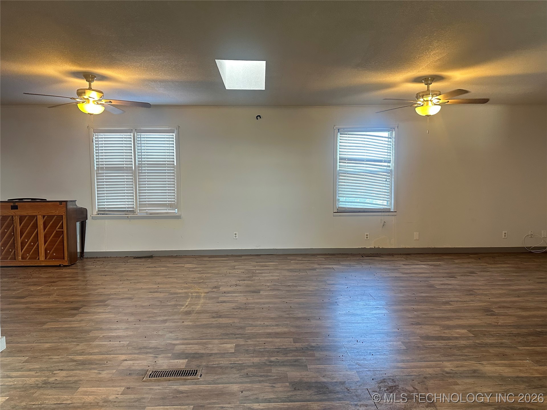 408184 Highway 266 Property Photo 5