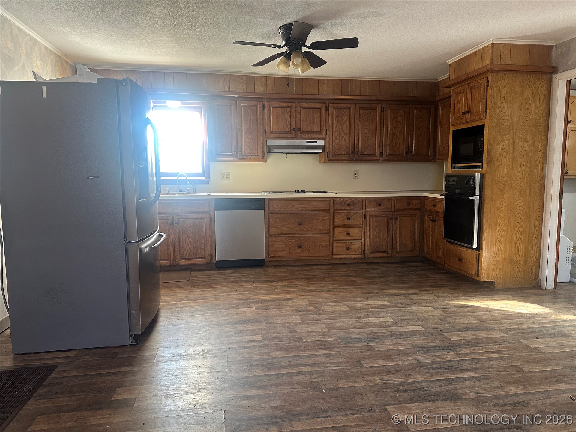 408184 Highway 266 Property Photo 6