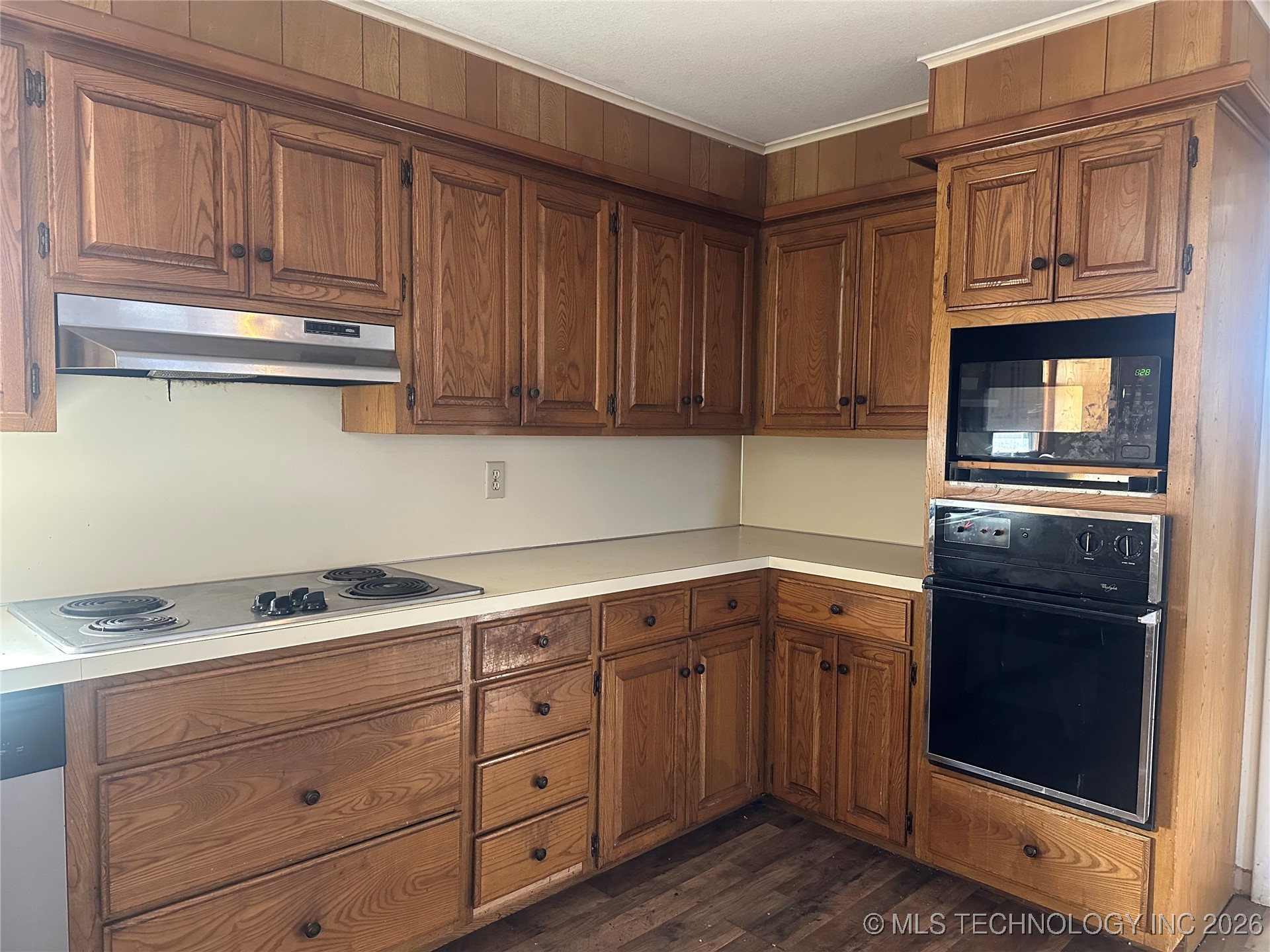 408184 Highway 266 Property Photo 7