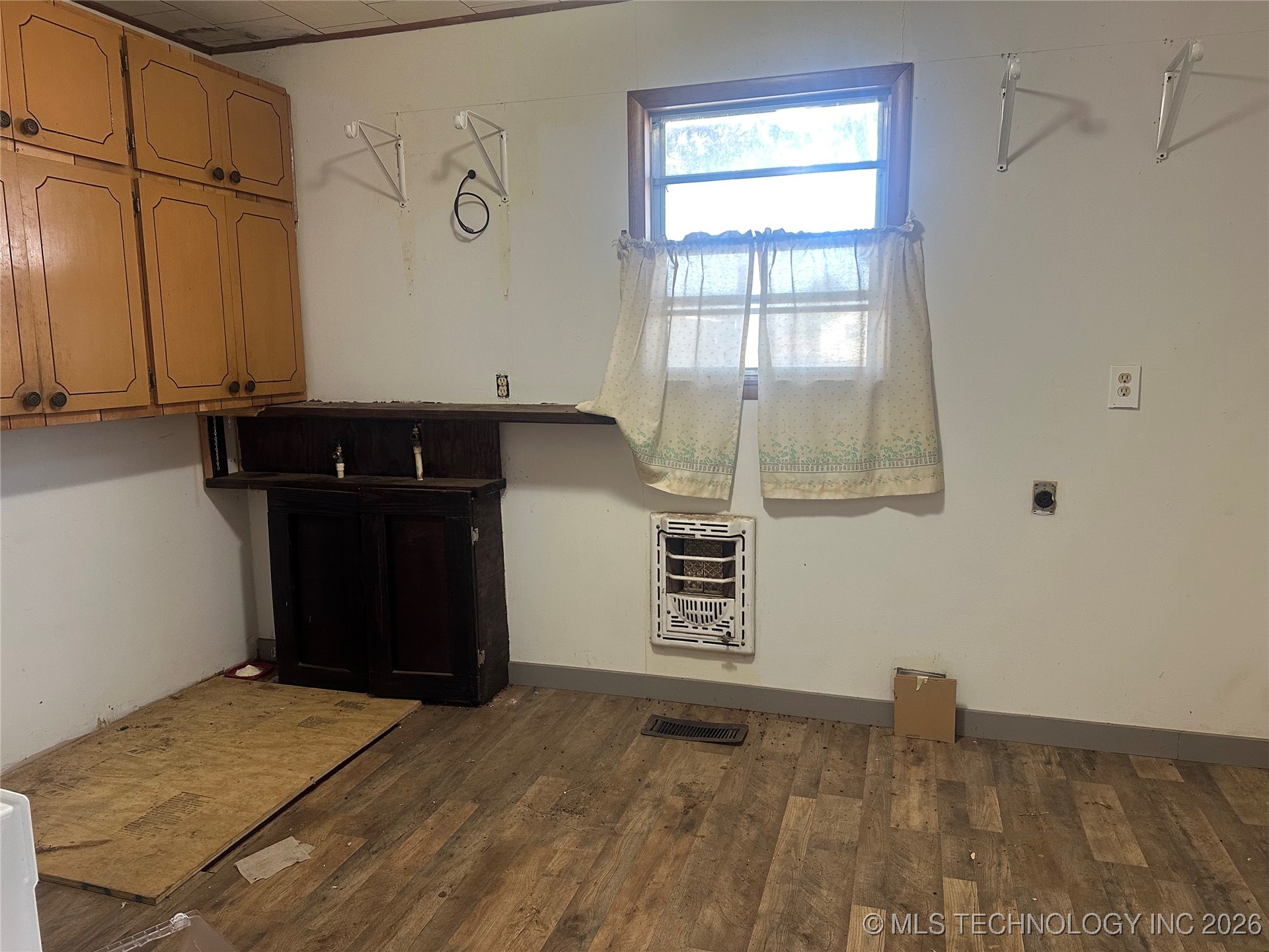 408184 Highway 266 Property Photo 8