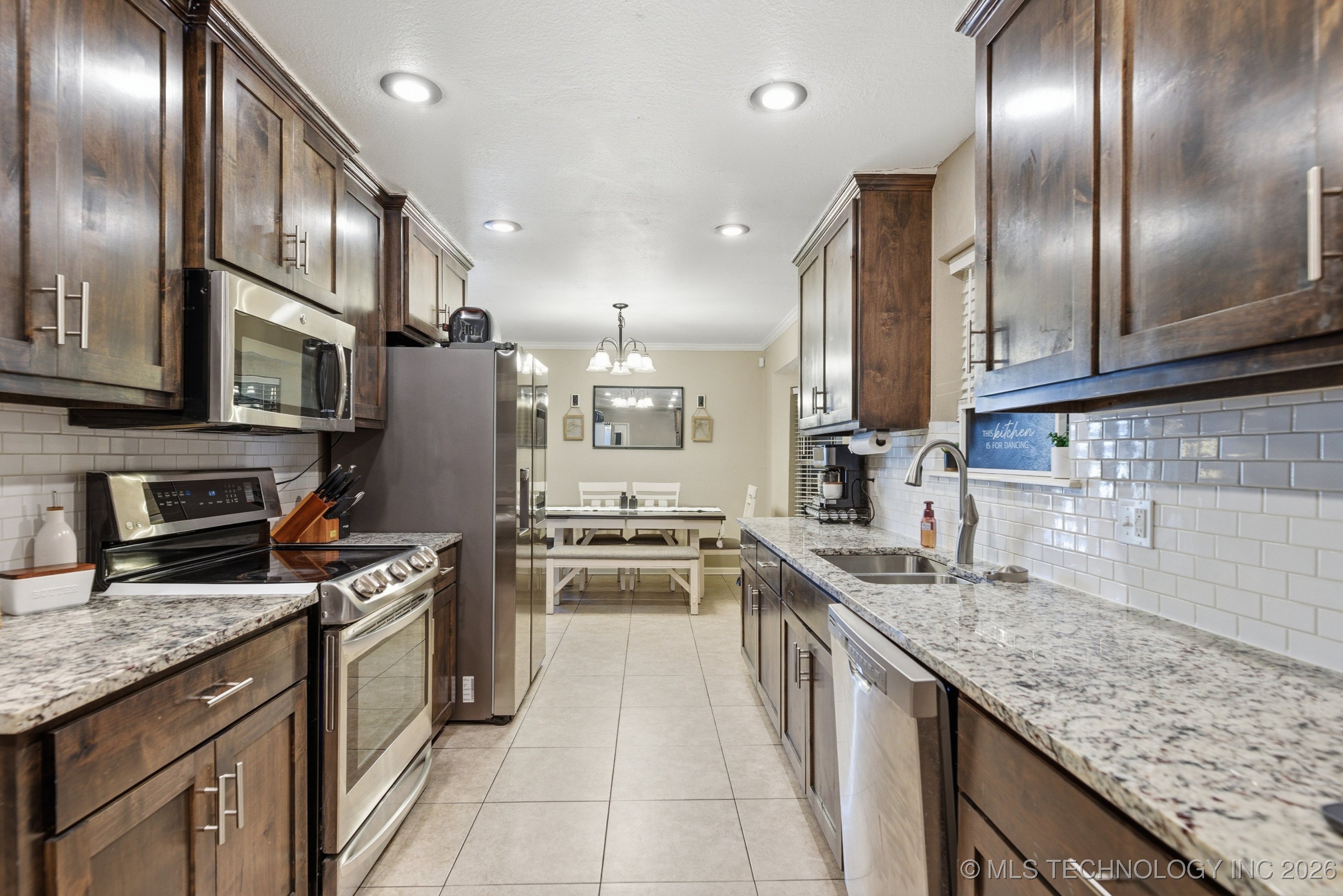 31919 E 61st Street S Property Photo 8