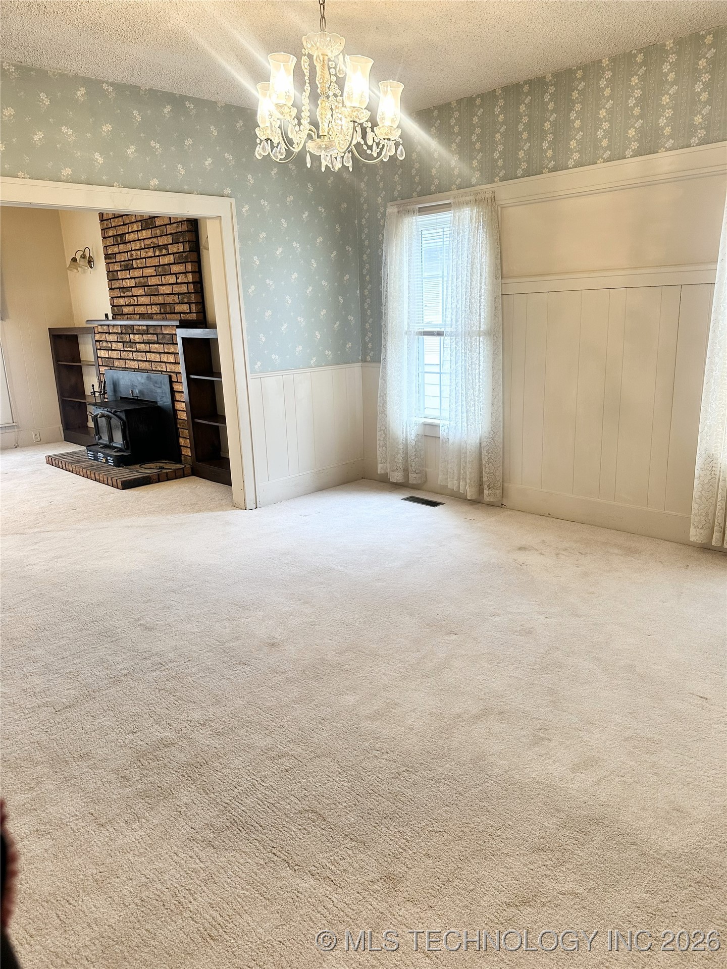 803 W Moore Street Property Photo 6