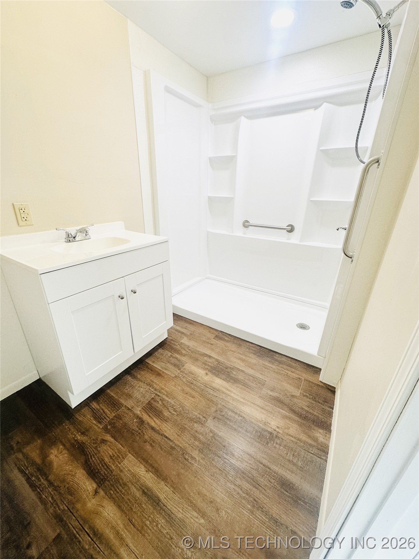 803 W Moore Street Property Photo 32