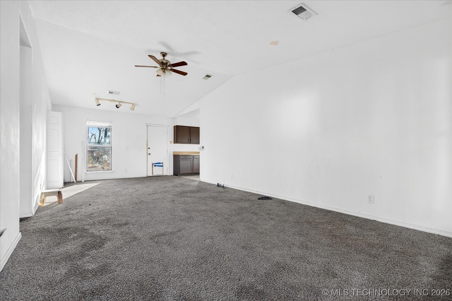 504 Highland Drive Property Photo 4