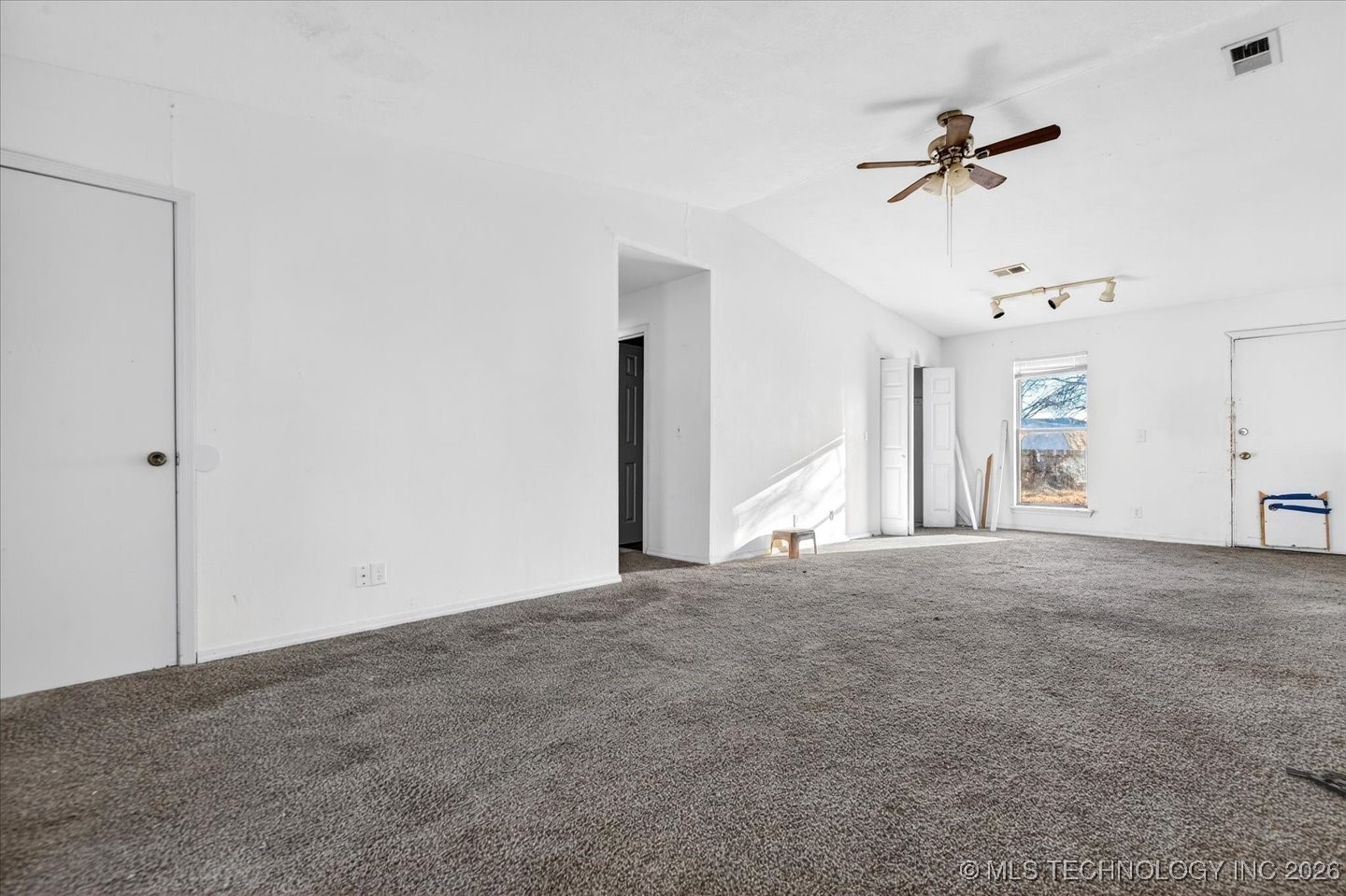 504 Highland Drive Property Photo 5