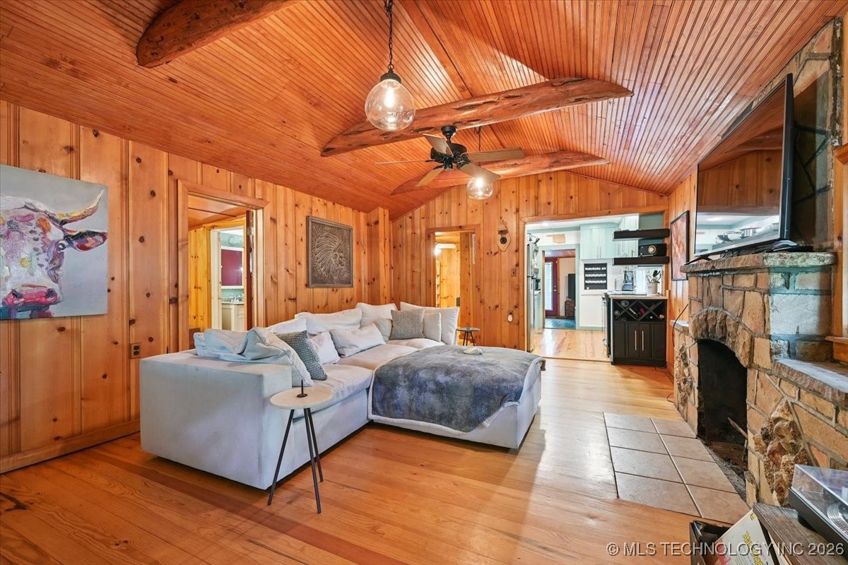 58 Oak Street Property Photo 7