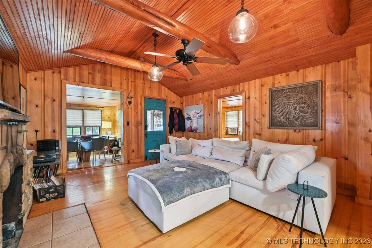 58 Oak Street Property Photo 9