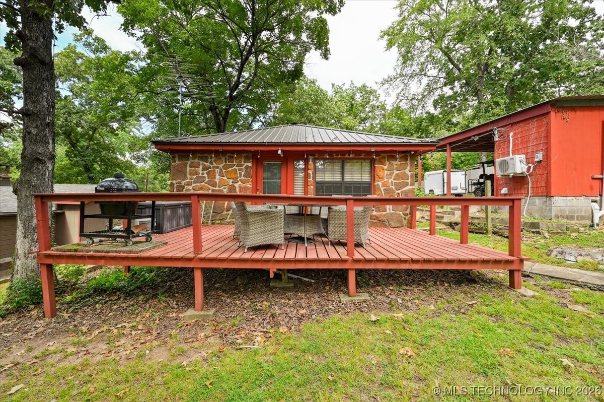 58 Oak Street Property Photo 36