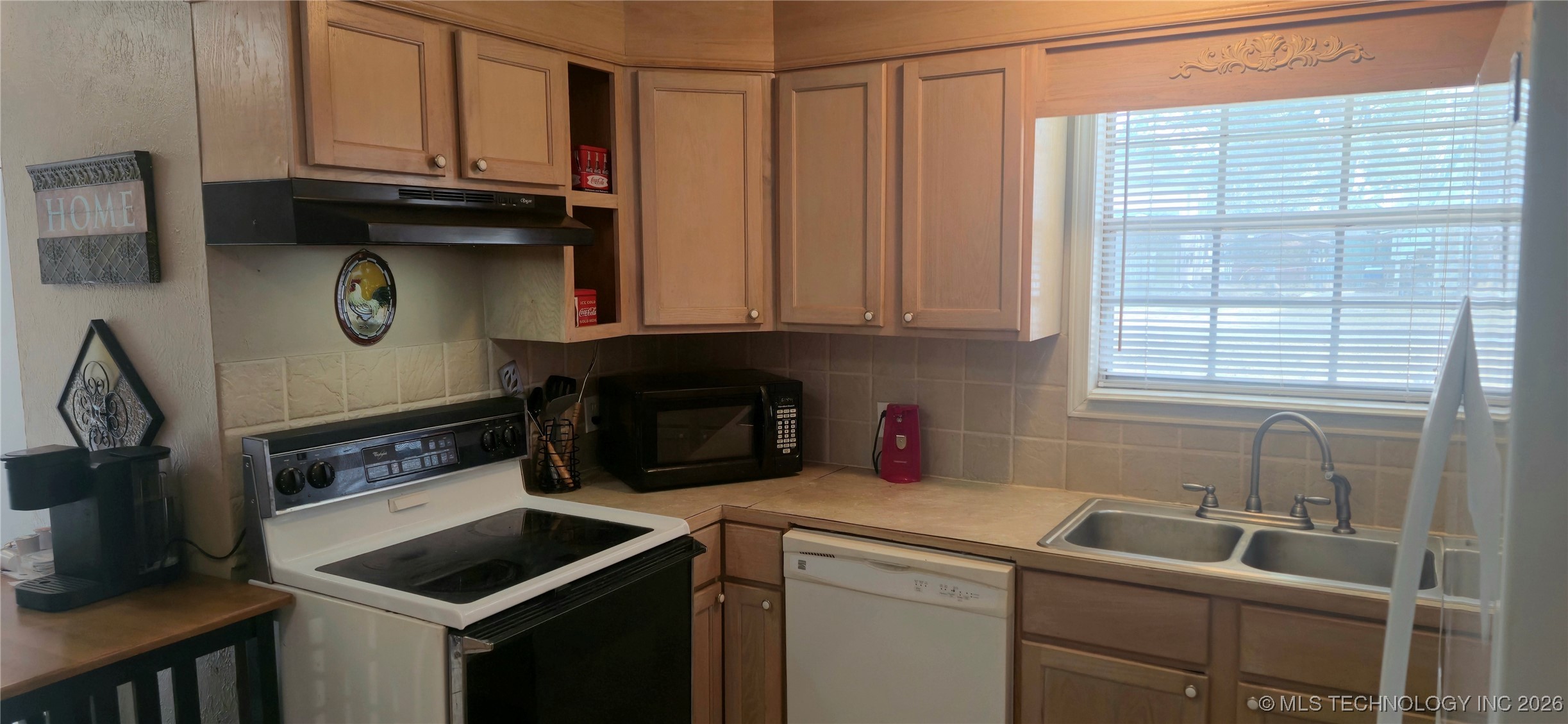 410863 E 1211 Road Property Photo 3