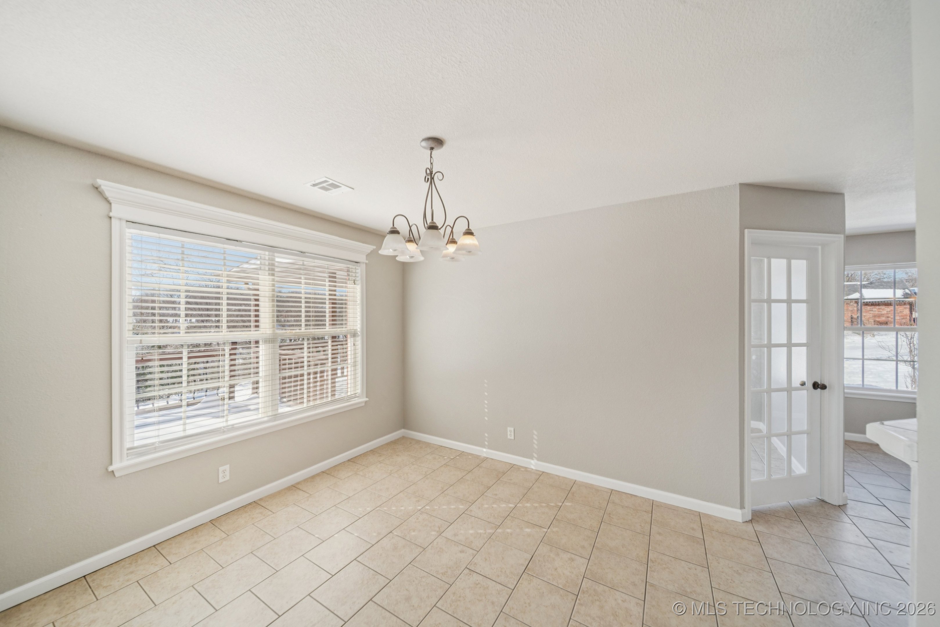 4980 E Chestnut Drive Property Photo 5