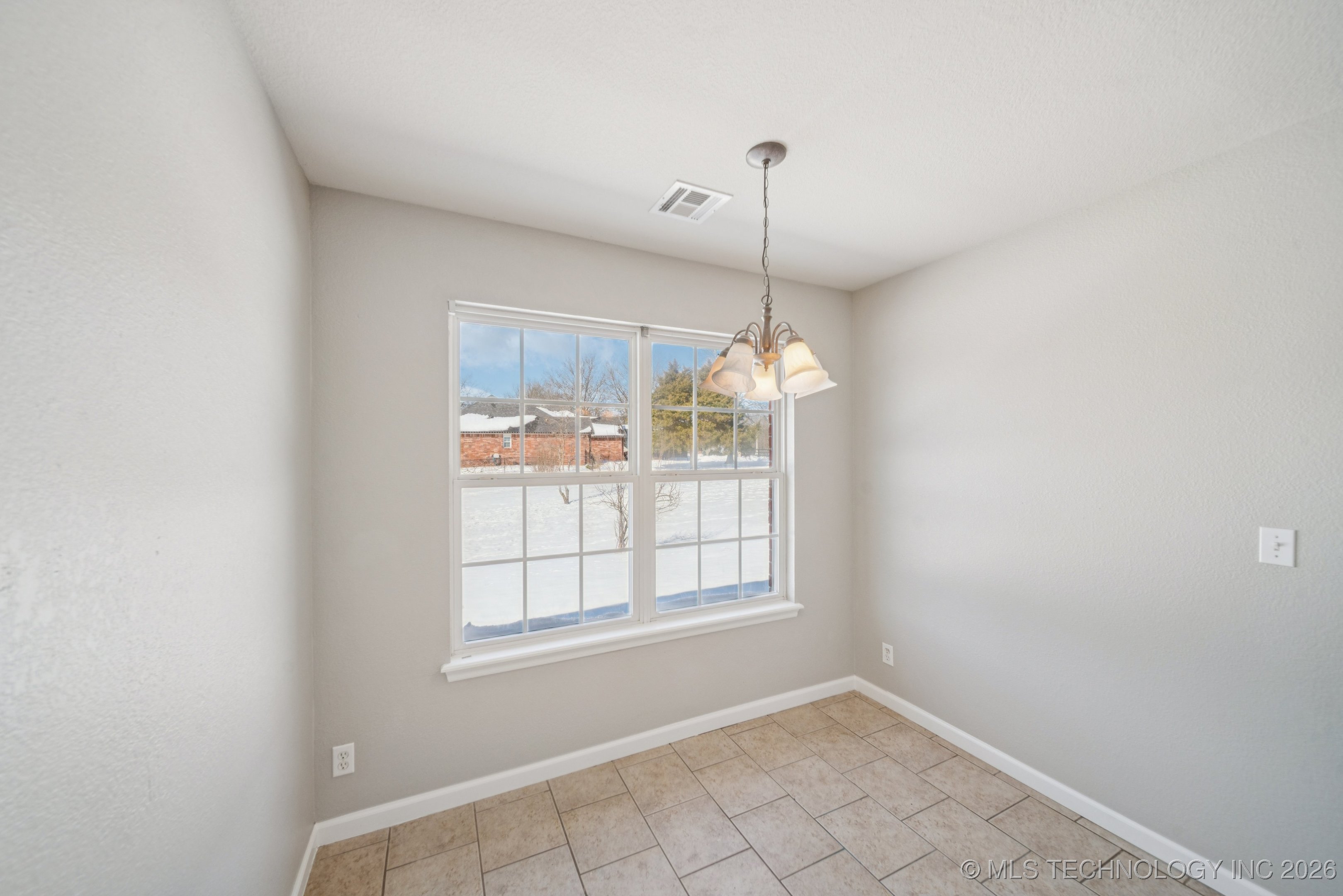 4980 E Chestnut Drive Property Photo 7