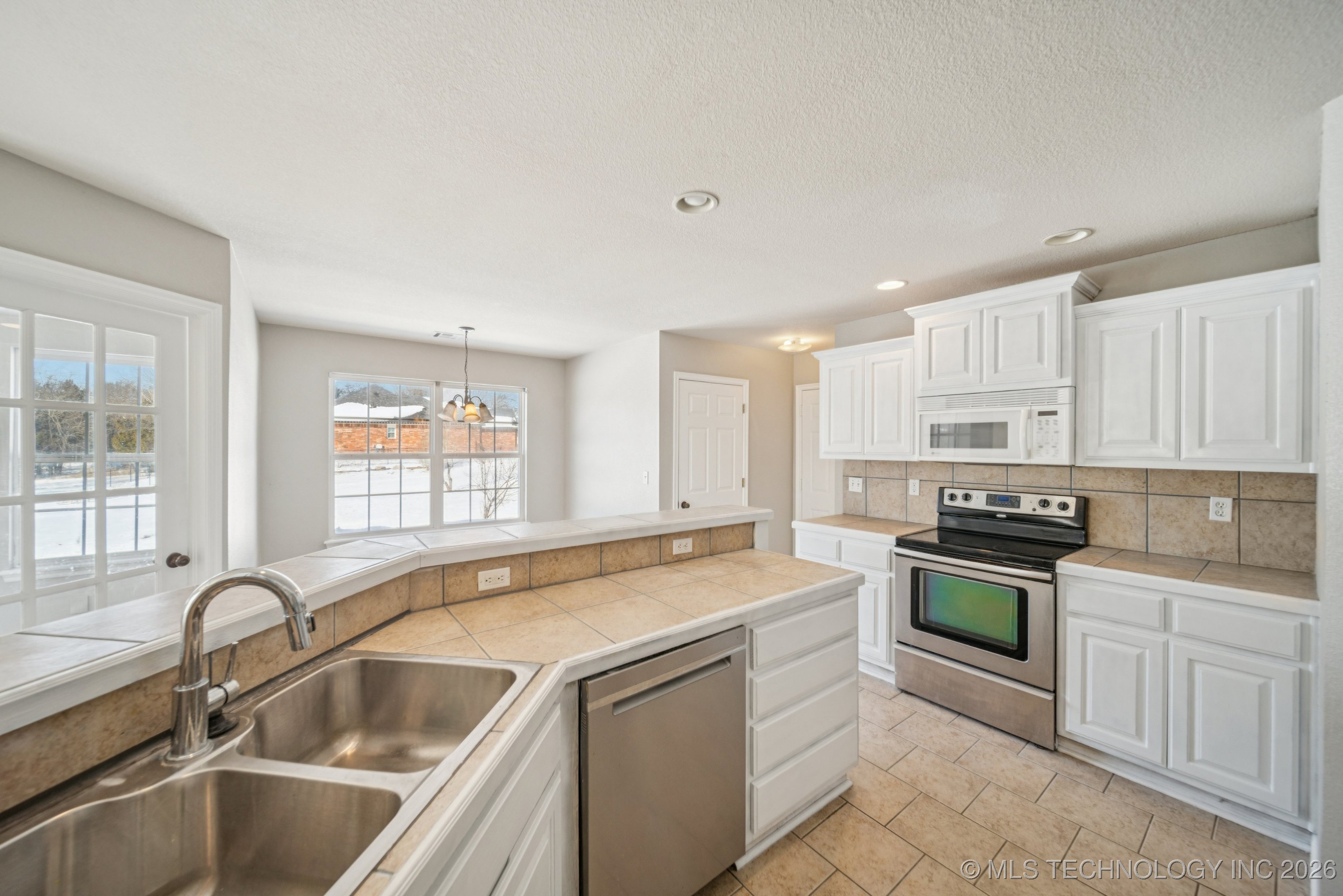 4980 E Chestnut Drive Property Photo 10