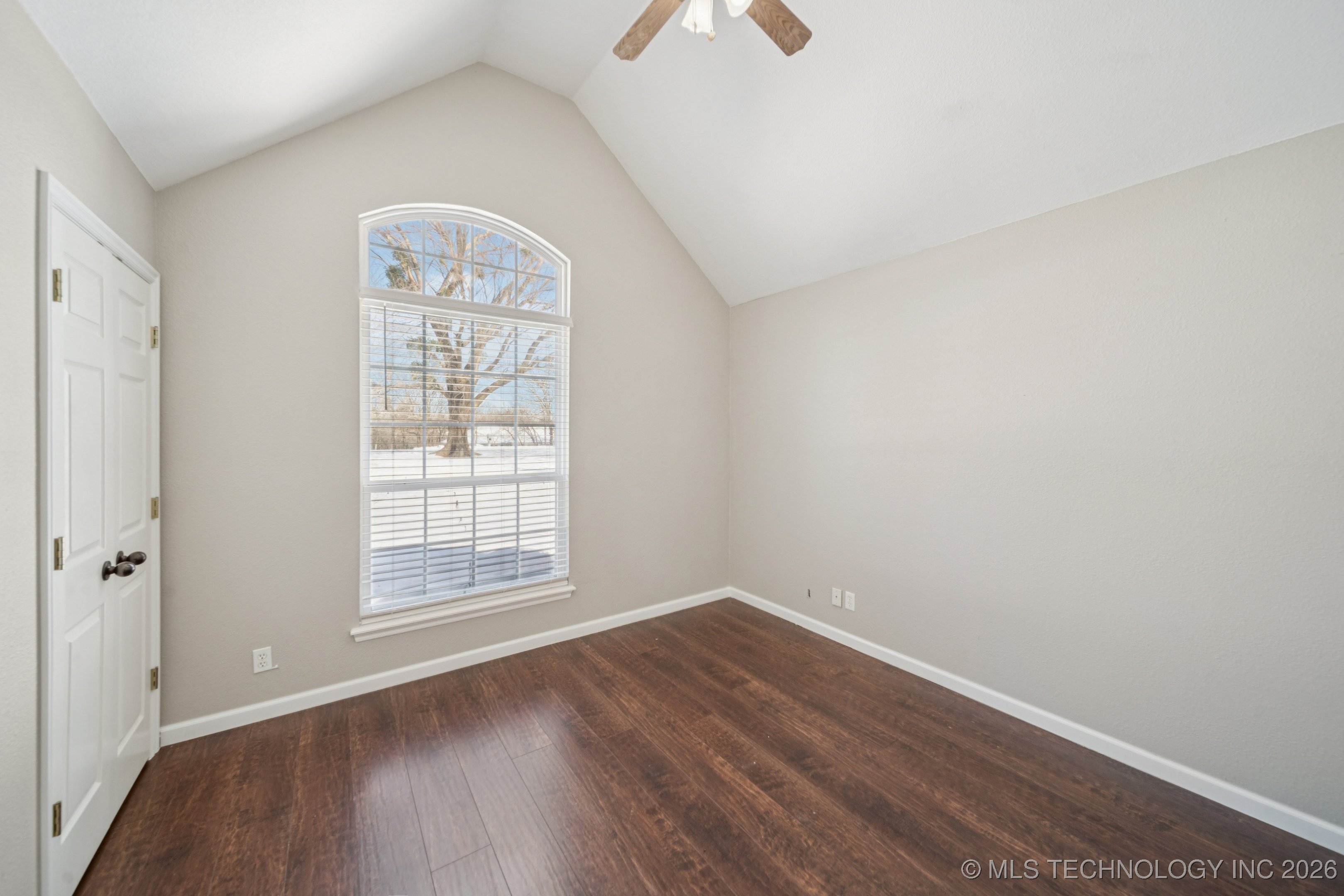 4980 E Chestnut Drive Property Photo 16