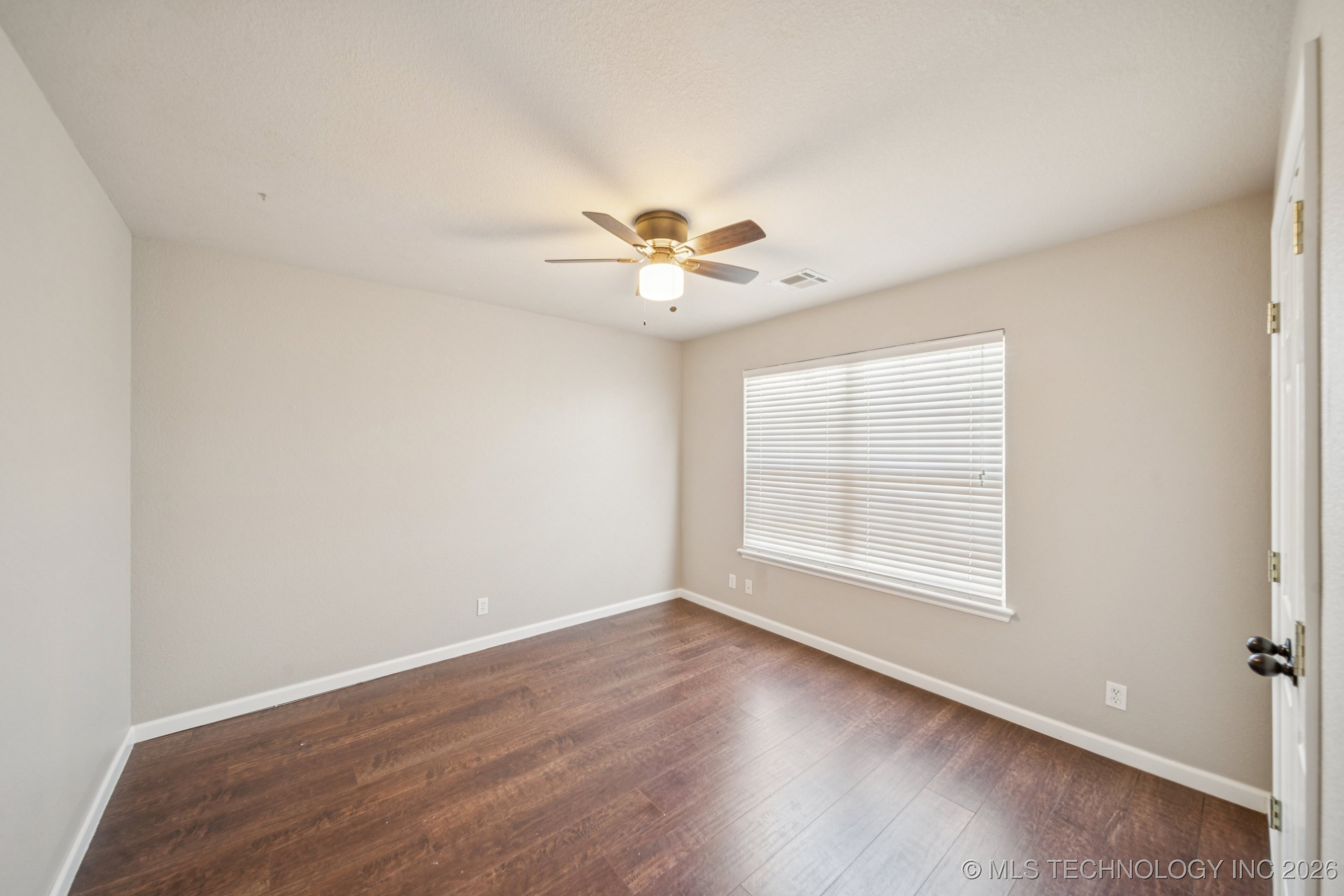 4980 E Chestnut Drive Property Photo 18