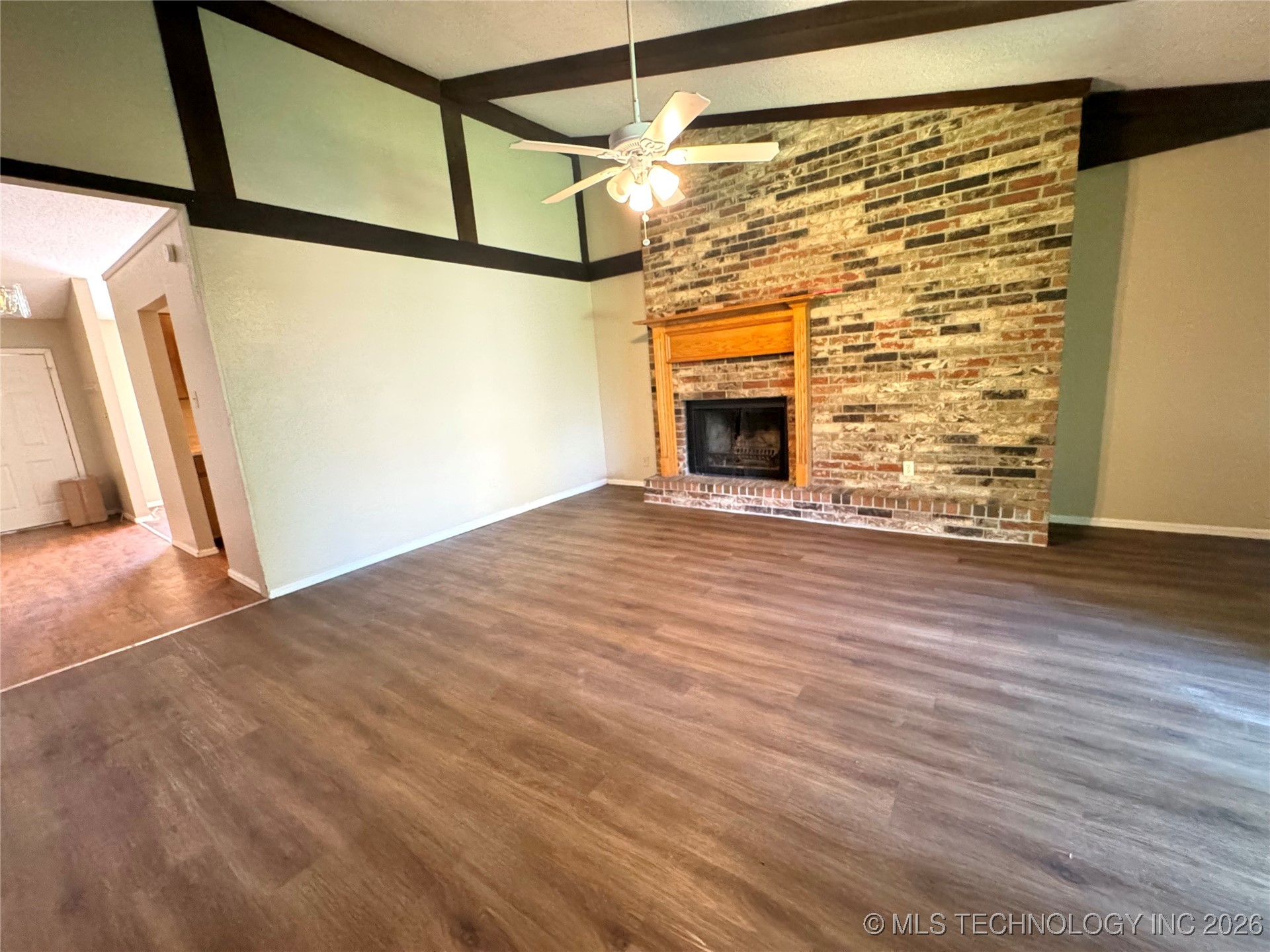 3914 S 125th East Avenue Property Photo 3