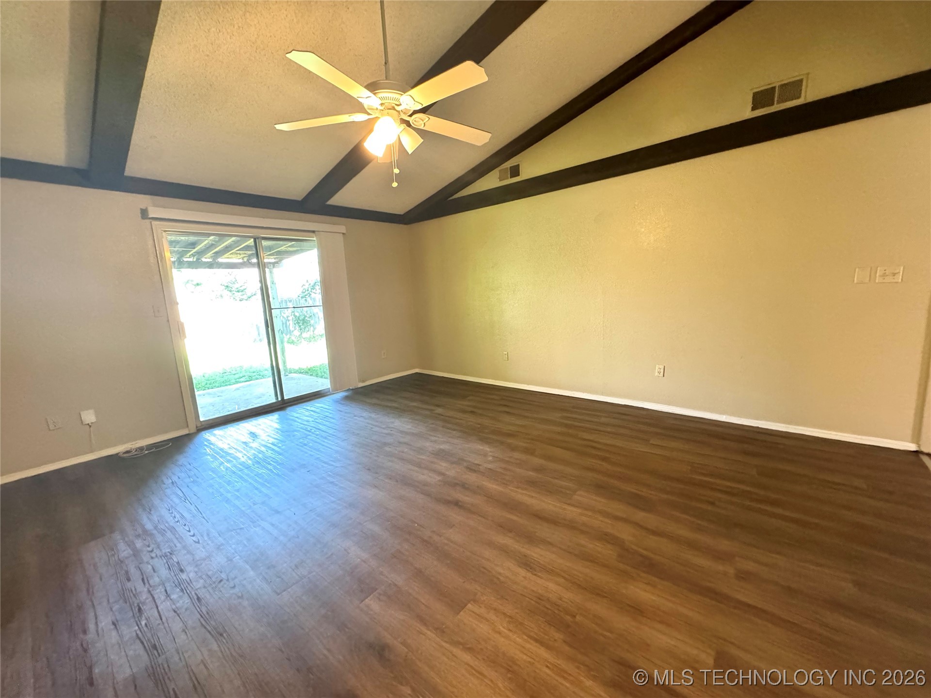 3914 S 125th East Avenue Property Photo 4