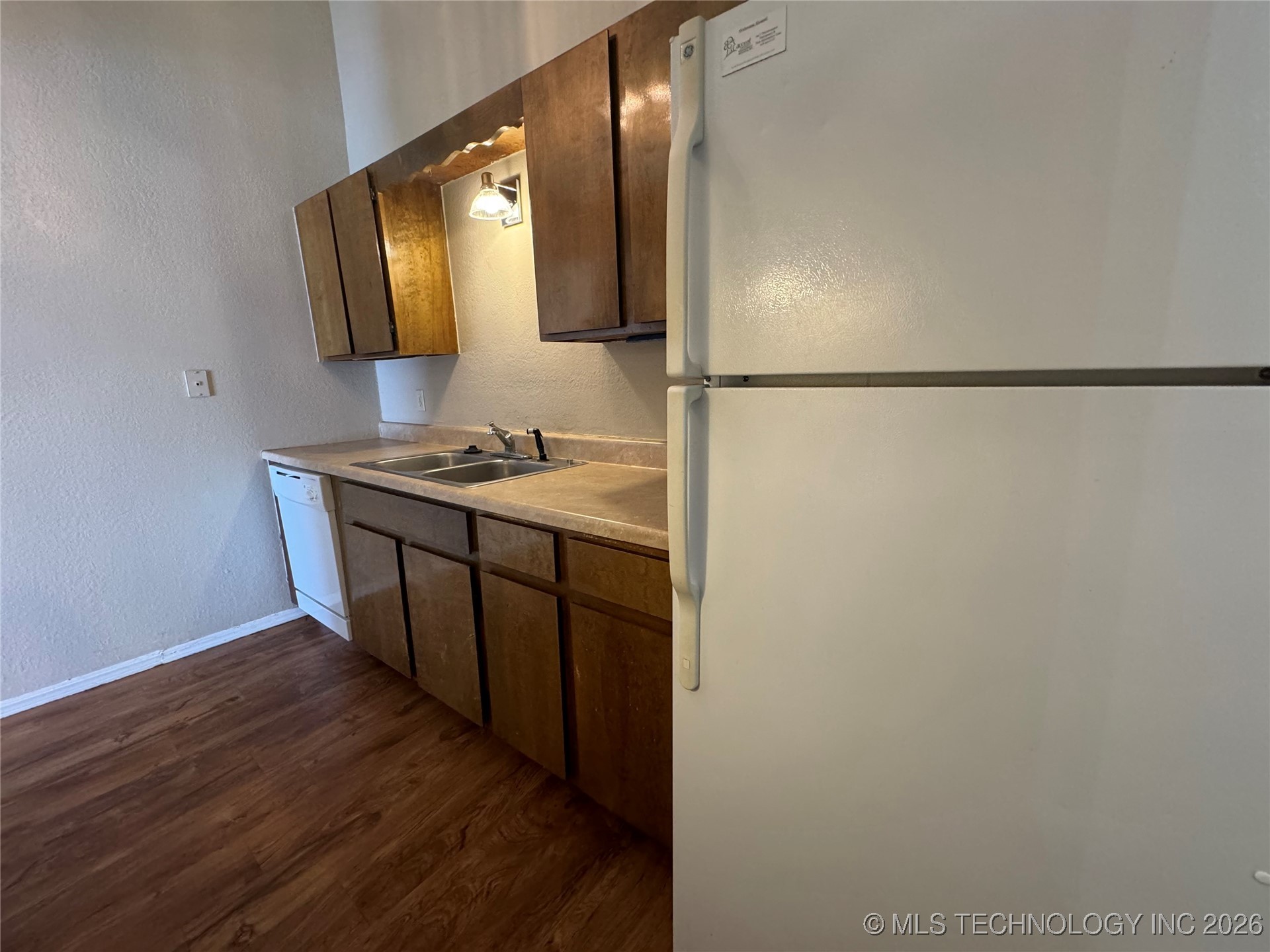 3914 S 125th East Avenue Property Photo 8