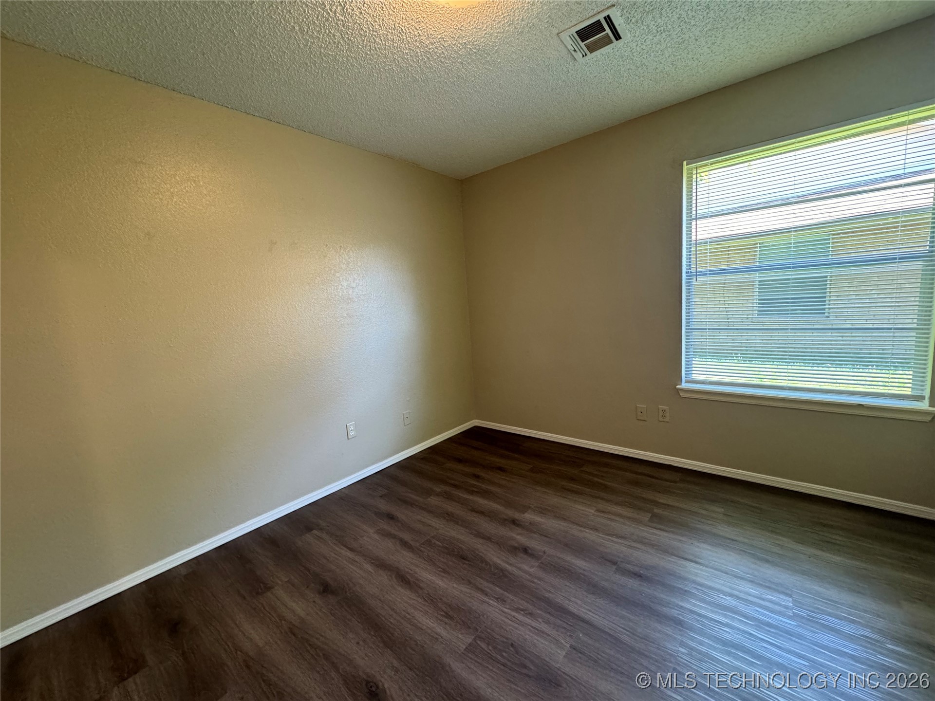 3914 S 125th East Avenue Property Photo 12