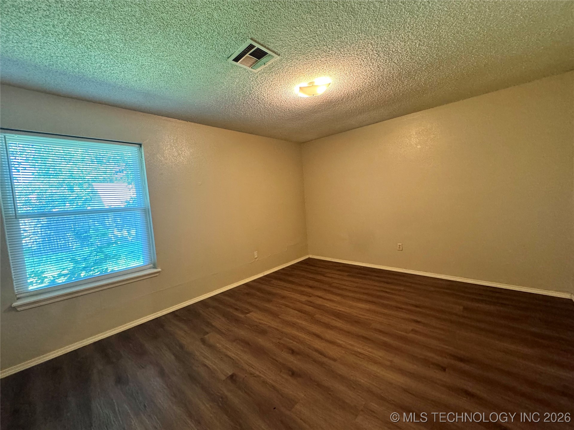 3914 S 125th East Avenue Property Photo 16