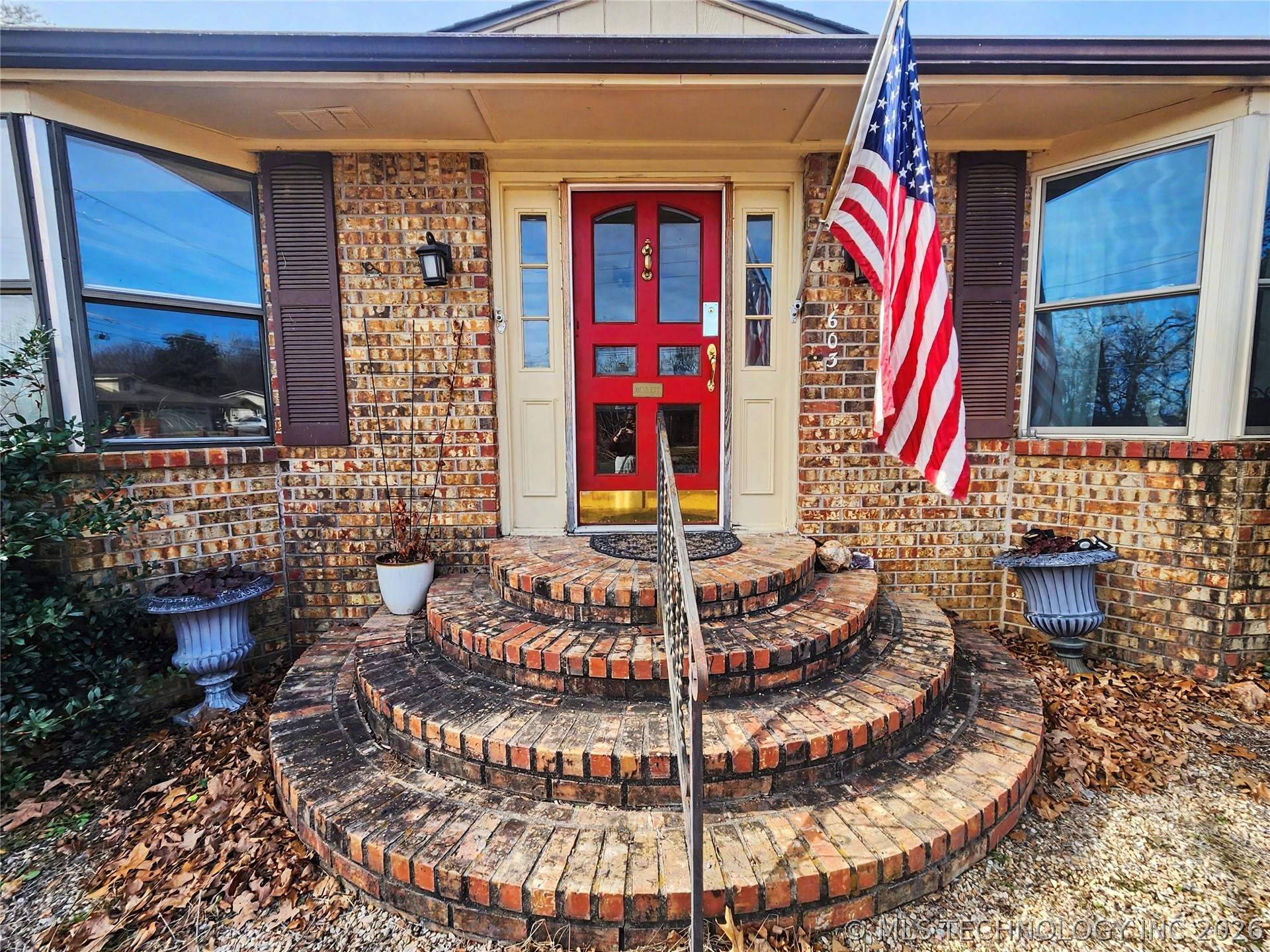 603 N Cedar Avenue Property Photo 2