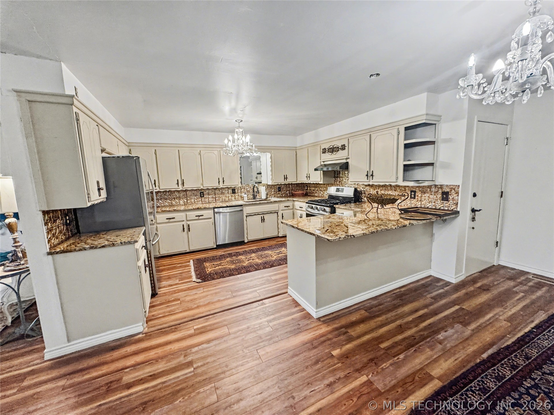 603 N Cedar Avenue Property Photo 16