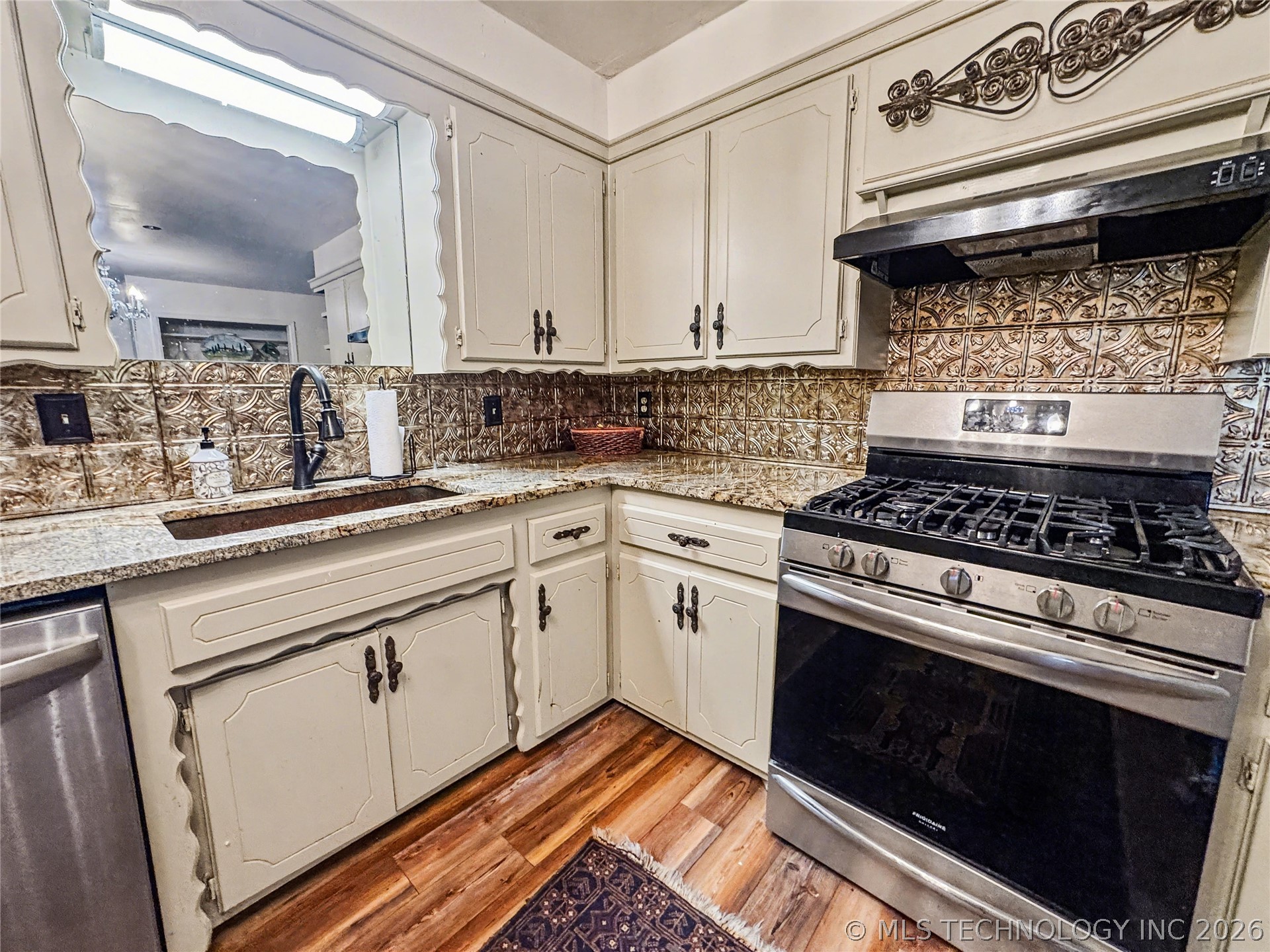 603 N Cedar Avenue Property Photo 22