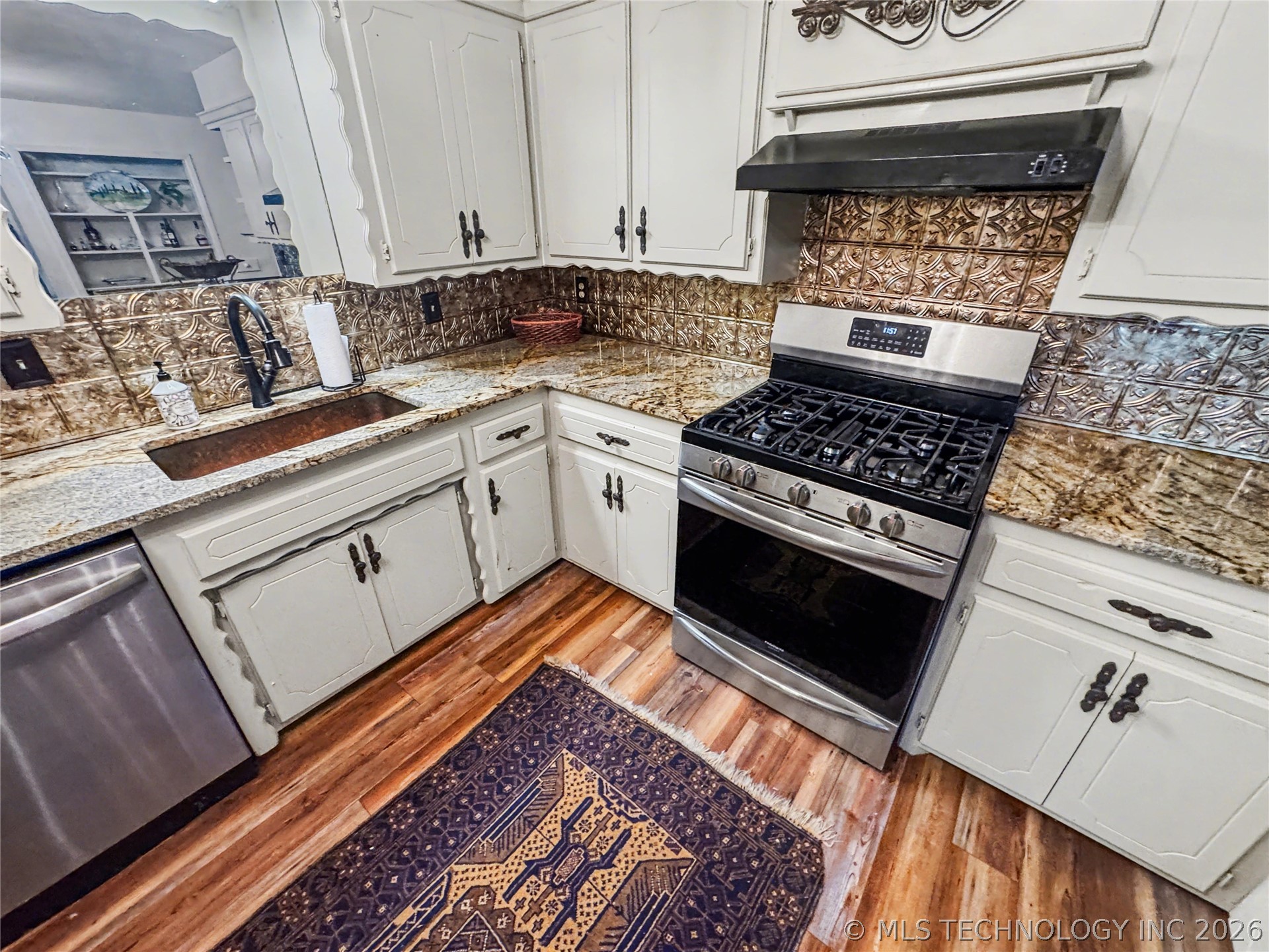 603 N Cedar Avenue Property Photo 24