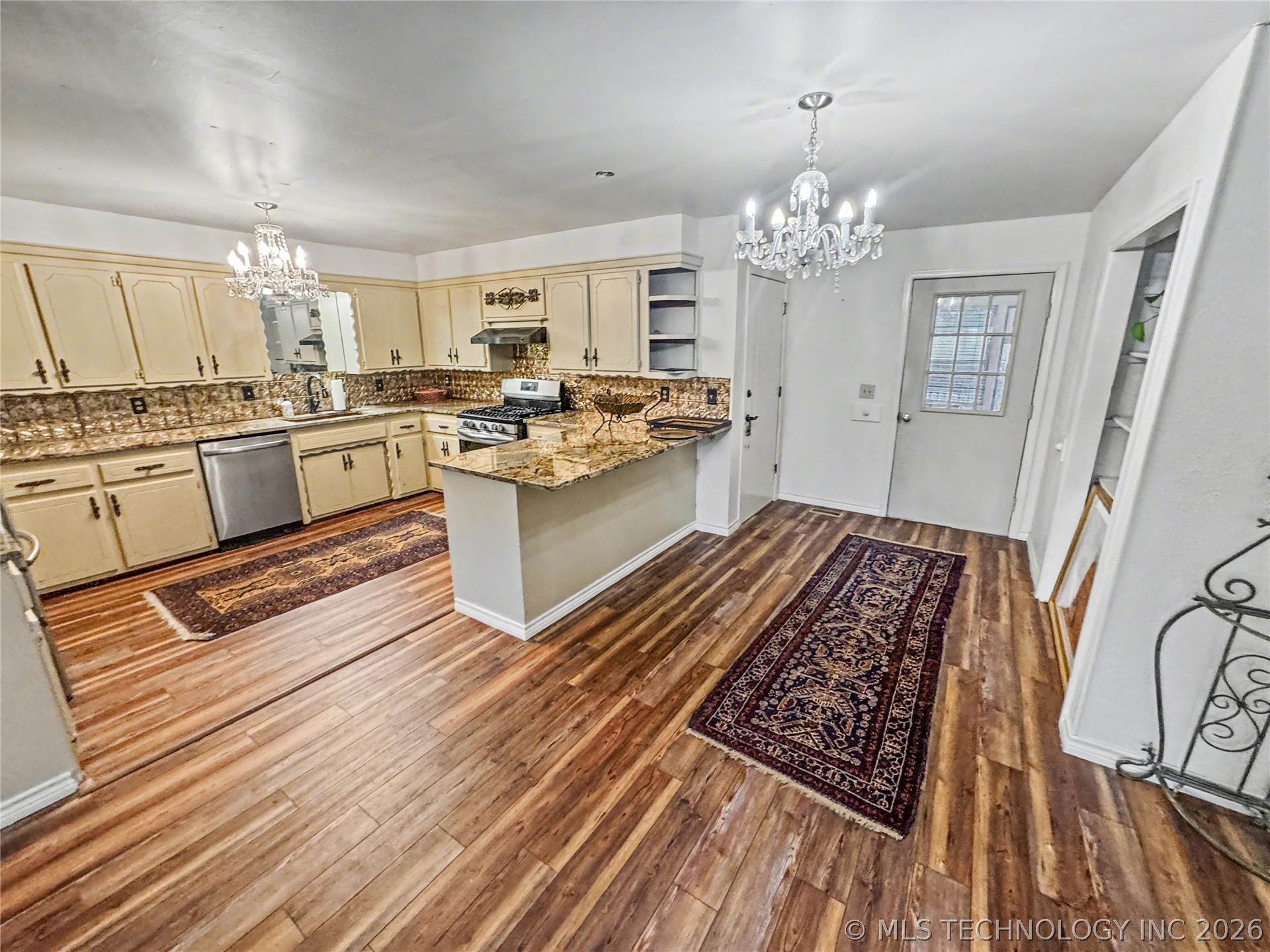 603 N Cedar Avenue Property Photo 32