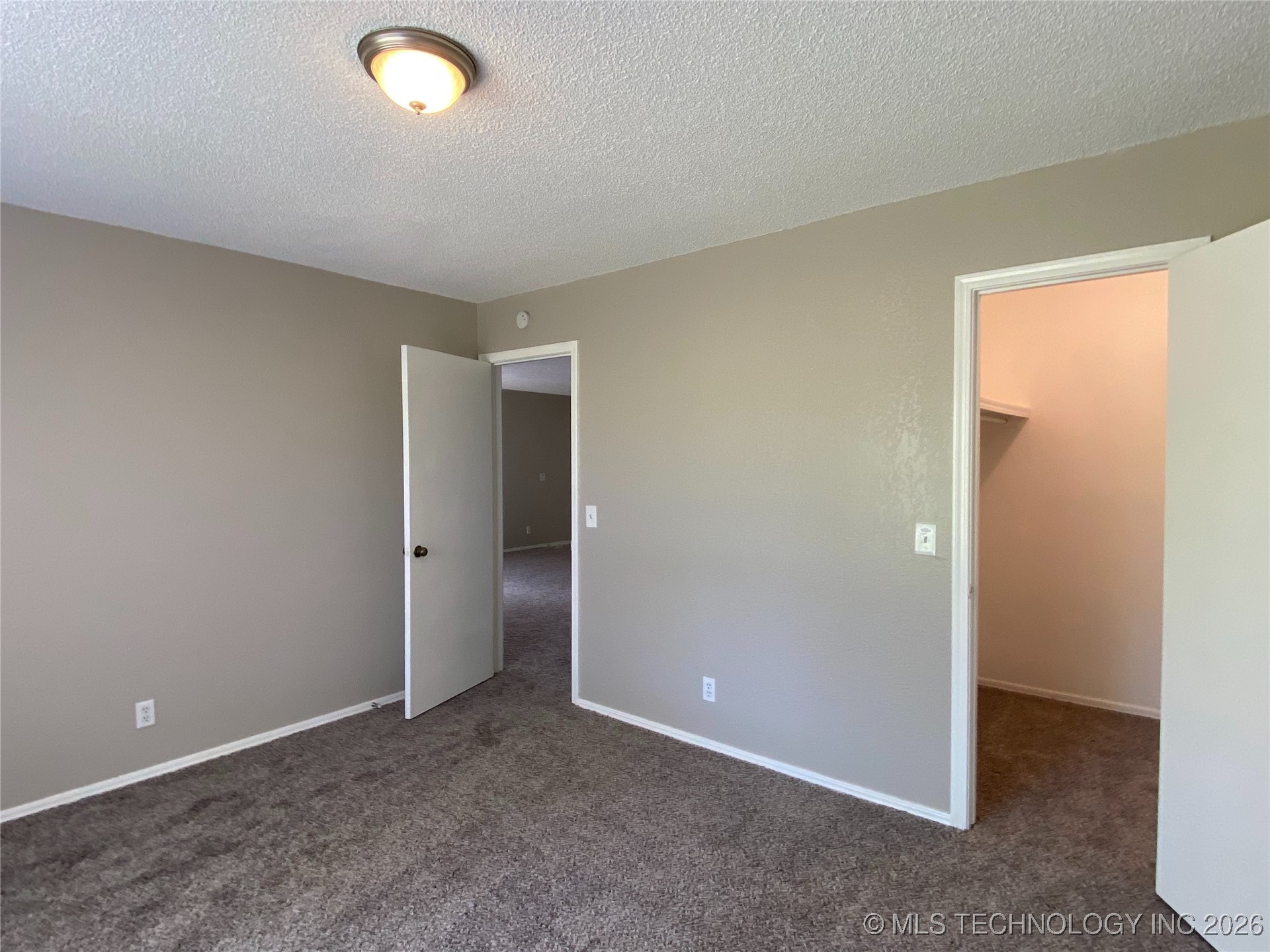 11129 S Date Street Property Photo 5