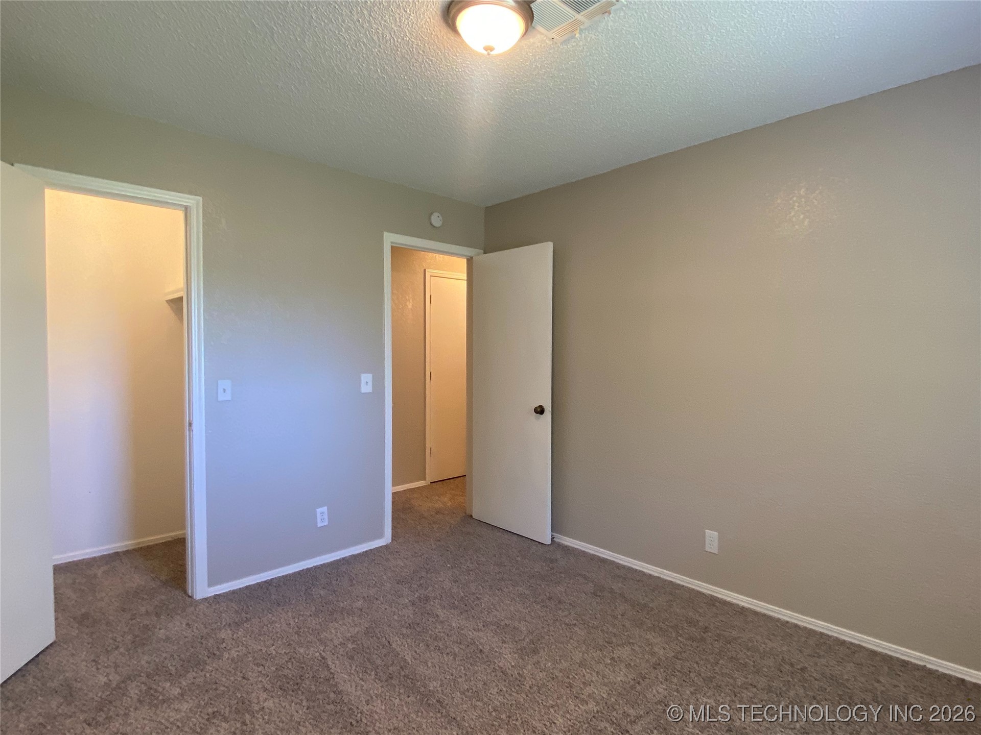 11129 S Date Street Property Photo 8