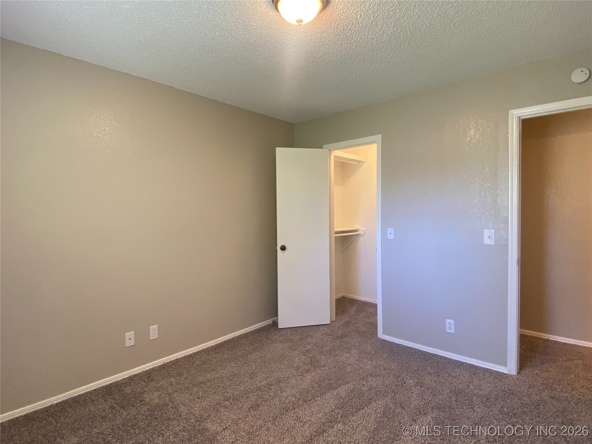 11129 S Date Street Property Photo 9