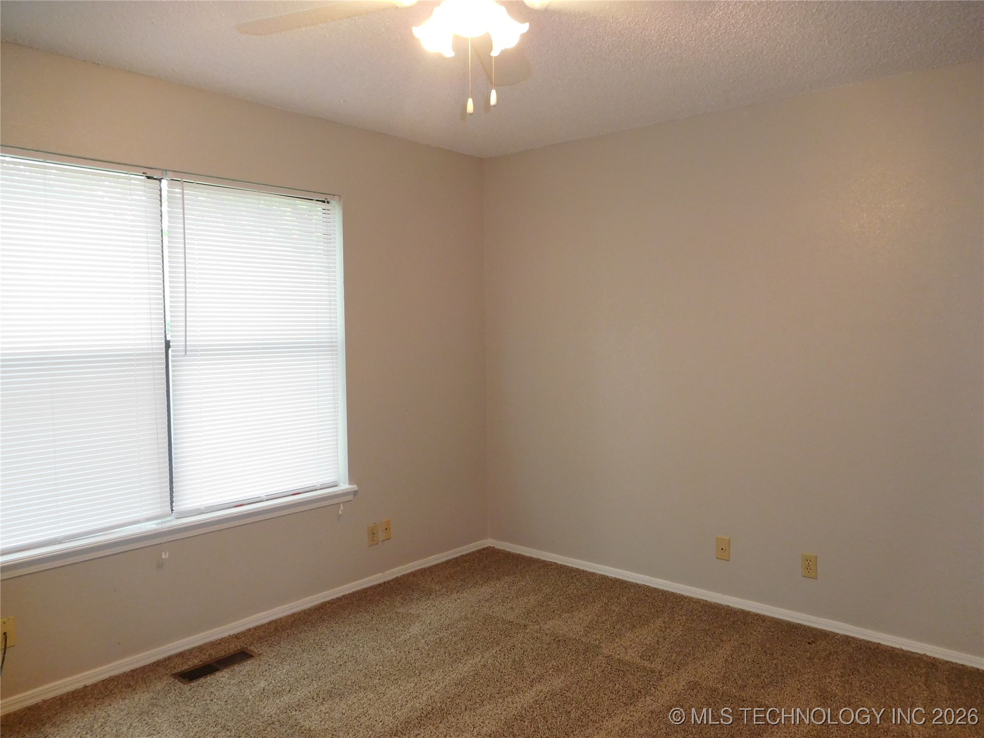 11129 S Date Street Property Photo 18