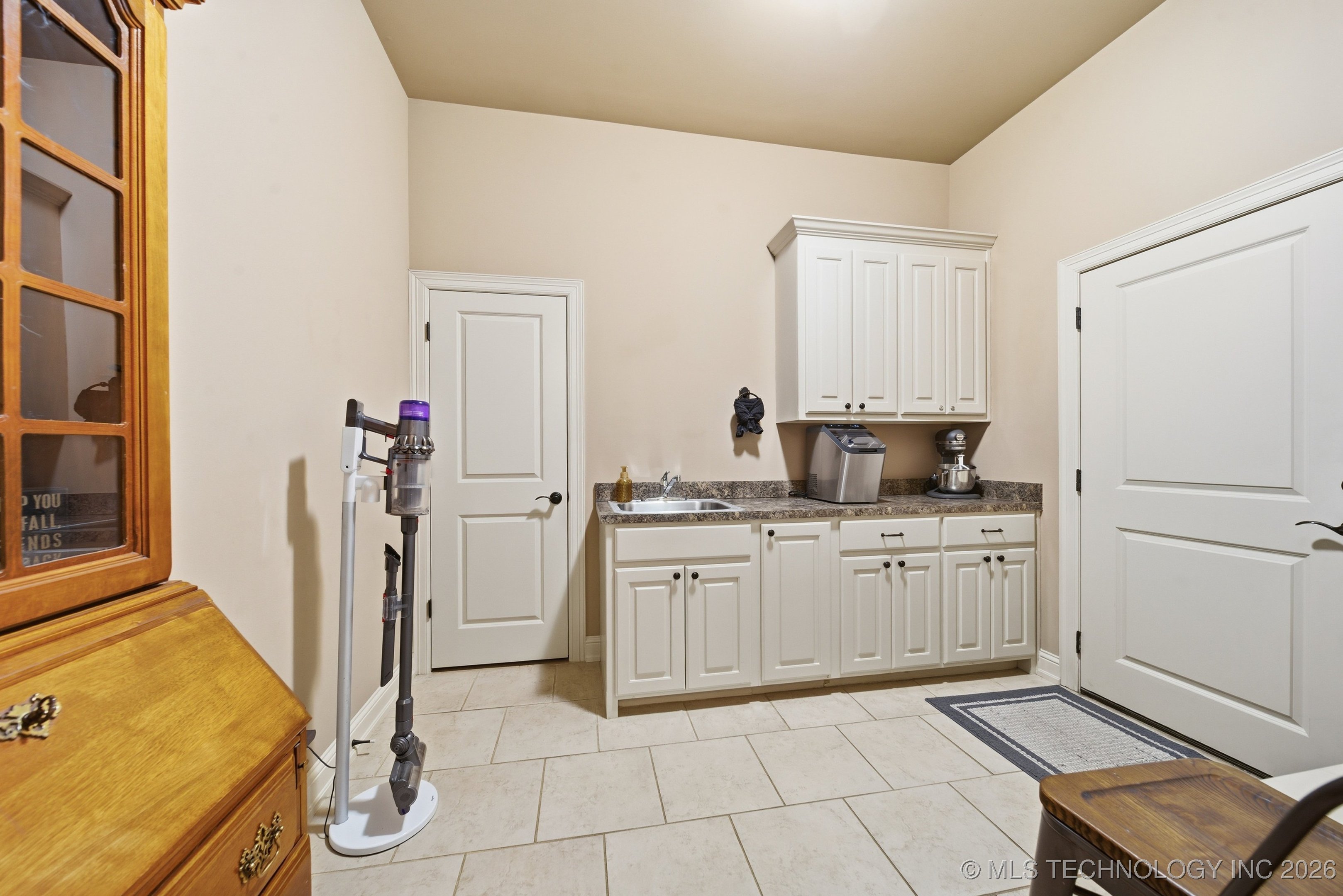 10528 S Koa Street Property Photo 54