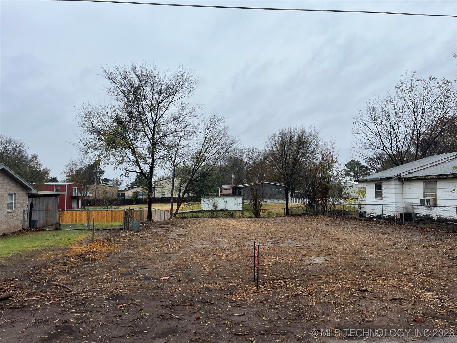 7669 Thomas Property Photo 1