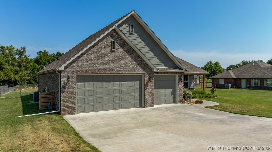 61530 E 266 Road Property Photo 3