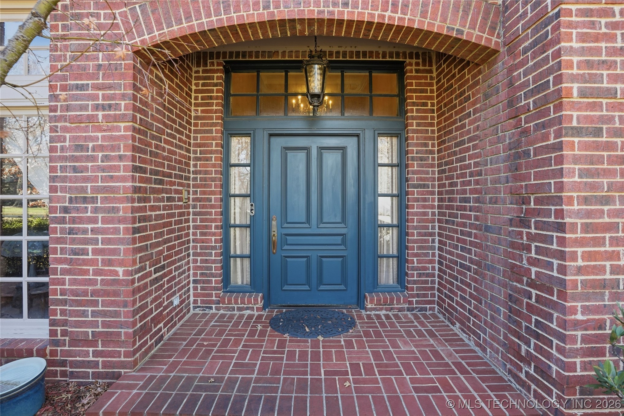 8626 S Florence Avenue Property Photo 5