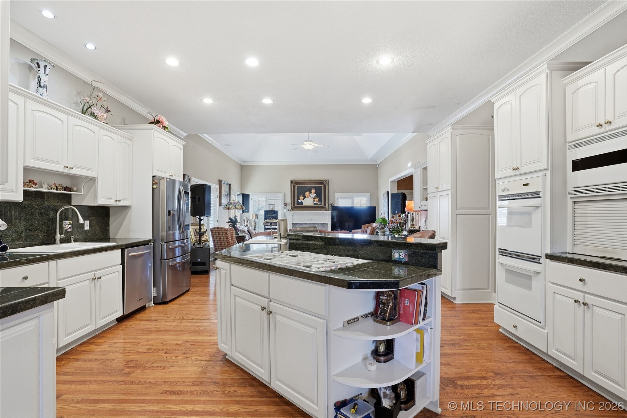 8626 S Florence Avenue Property Photo 22