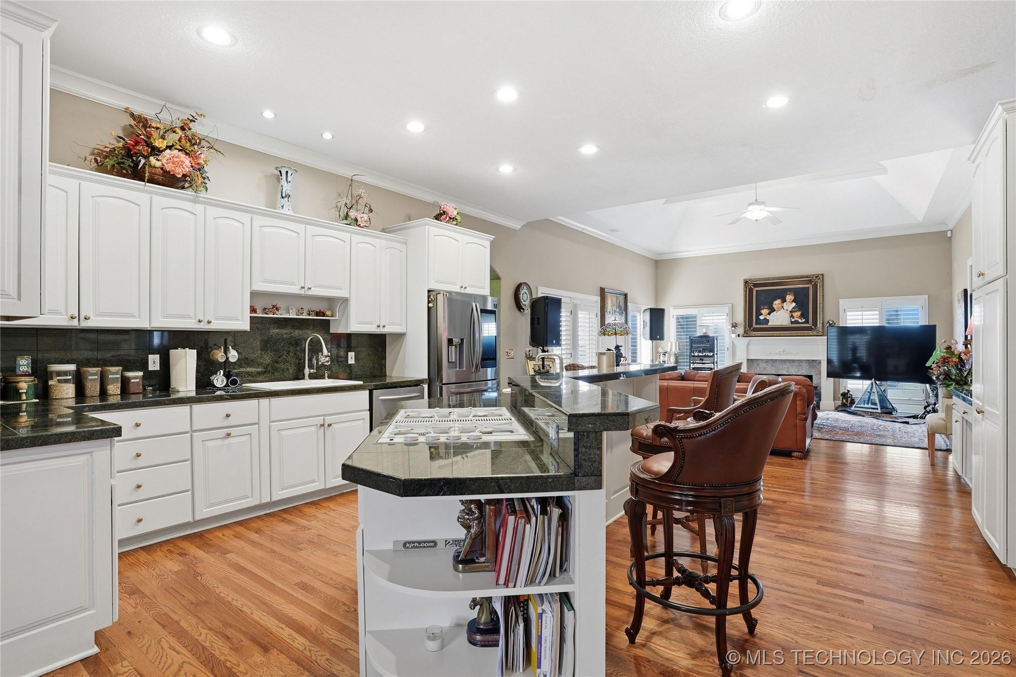 8626 S Florence Avenue Property Photo 23