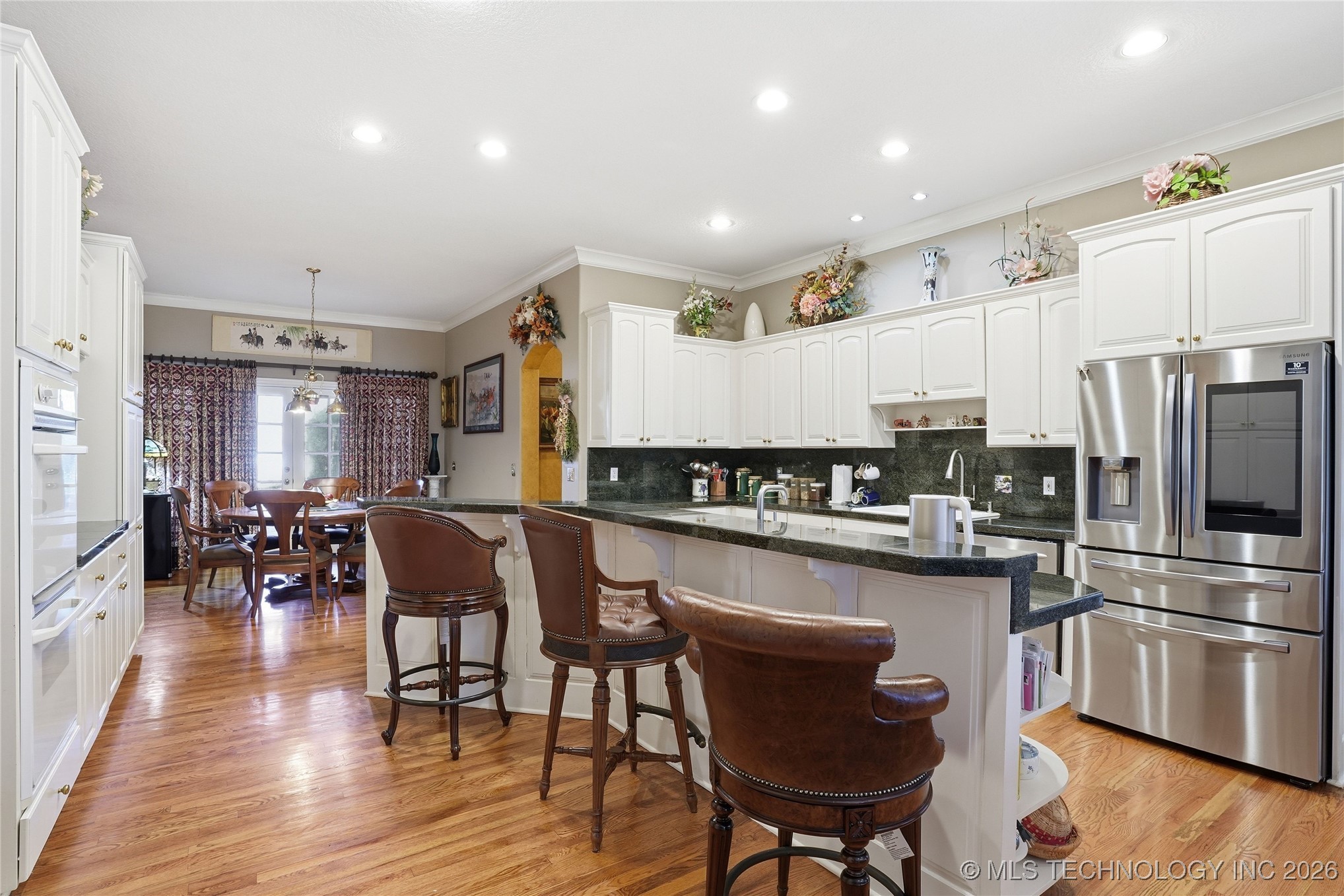 8626 S Florence Avenue Property Photo 25