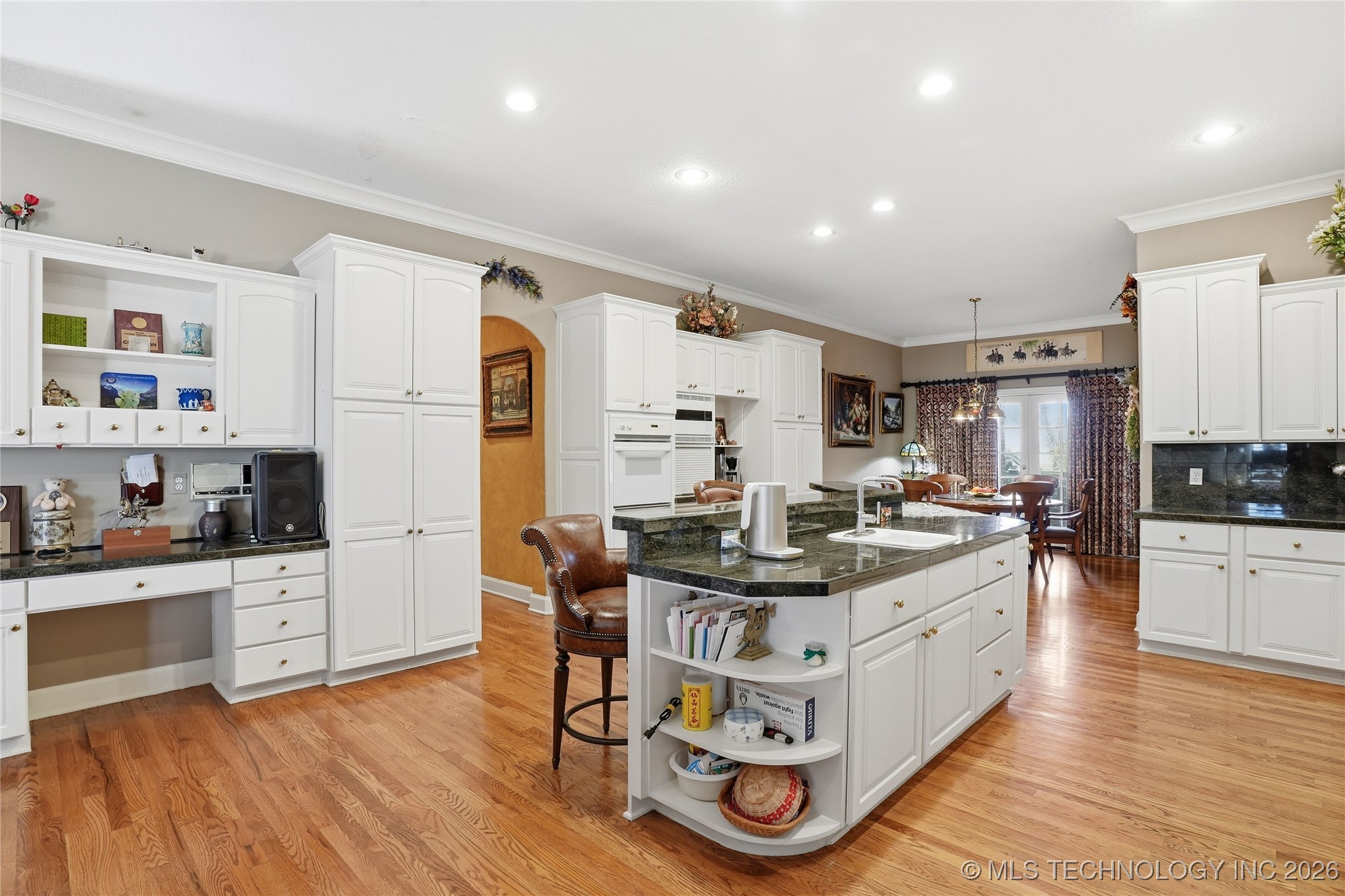 8626 S Florence Avenue Property Photo 28