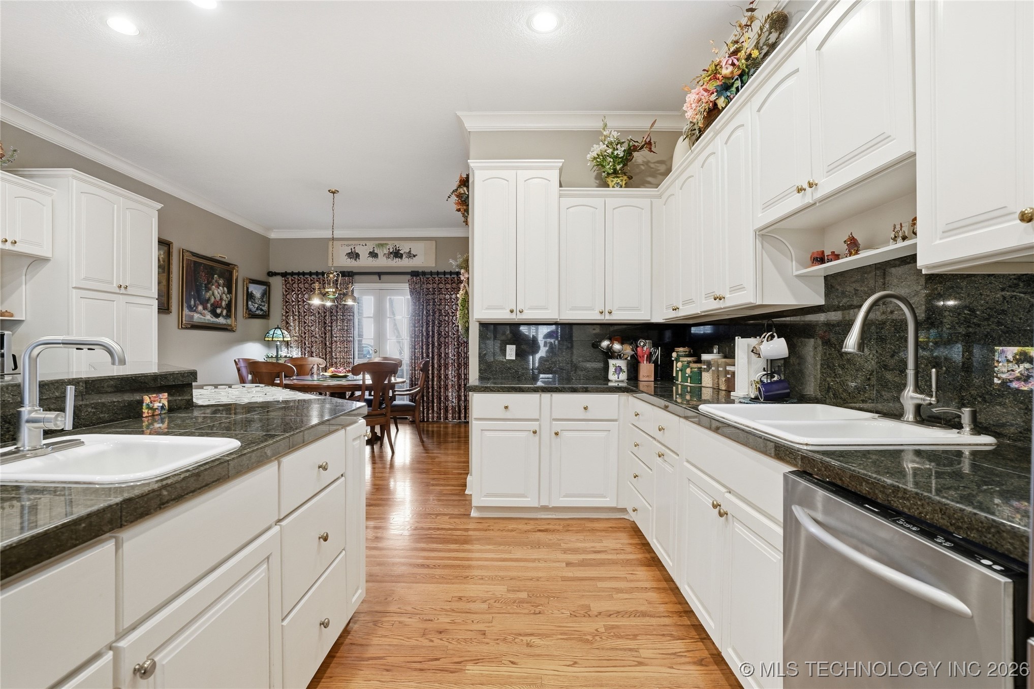 8626 S Florence Avenue Property Photo 29