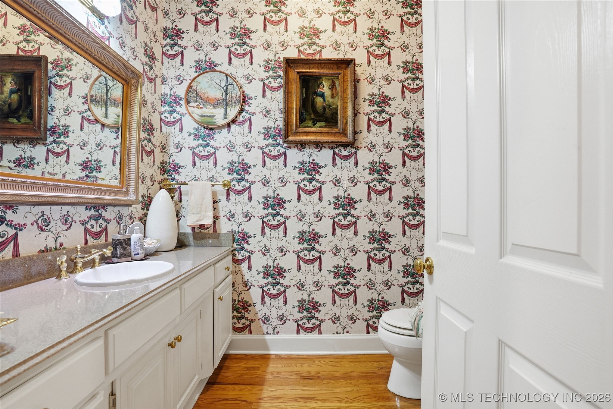 8626 S Florence Avenue Property Photo 39