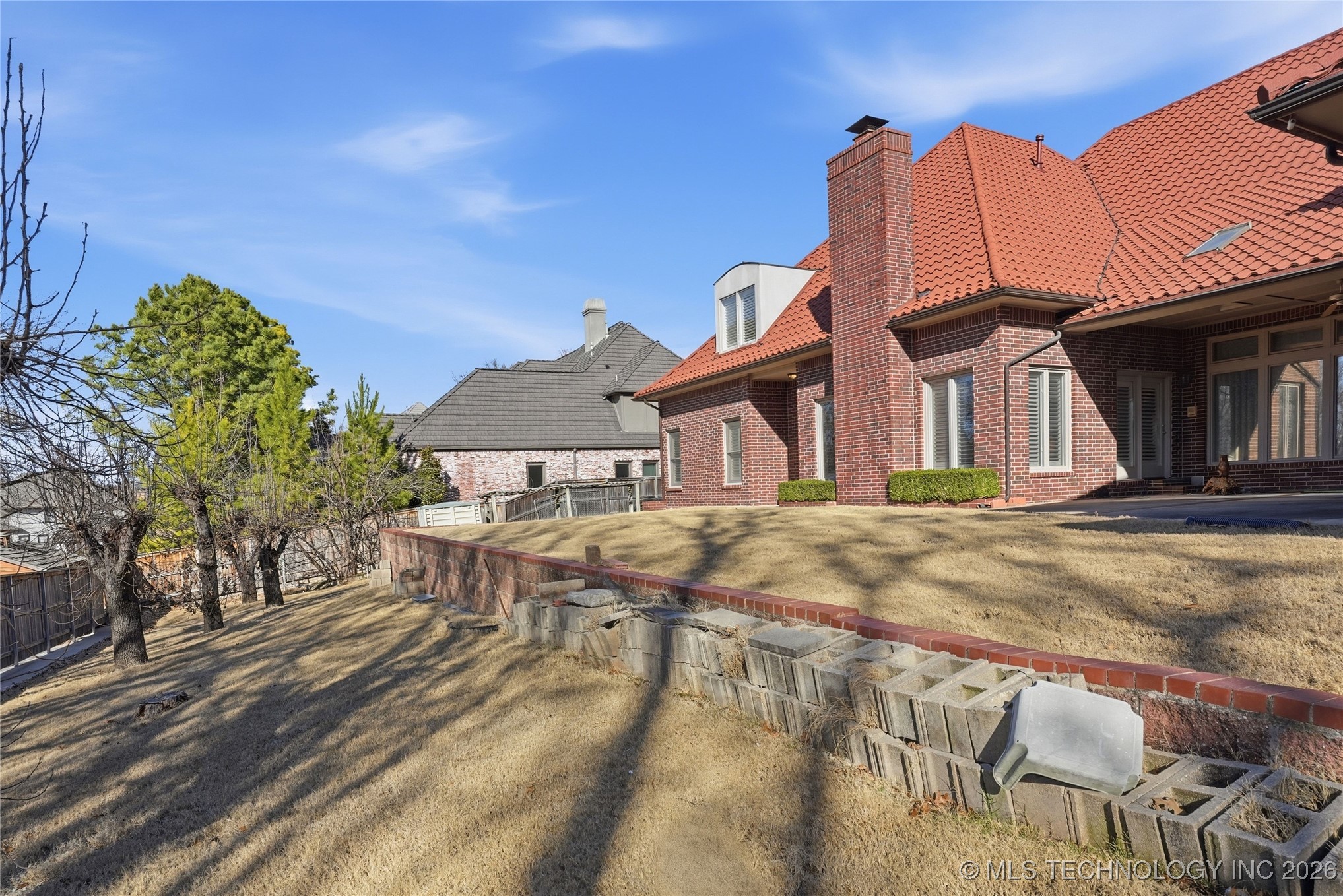 8626 S Florence Avenue Property Photo 93