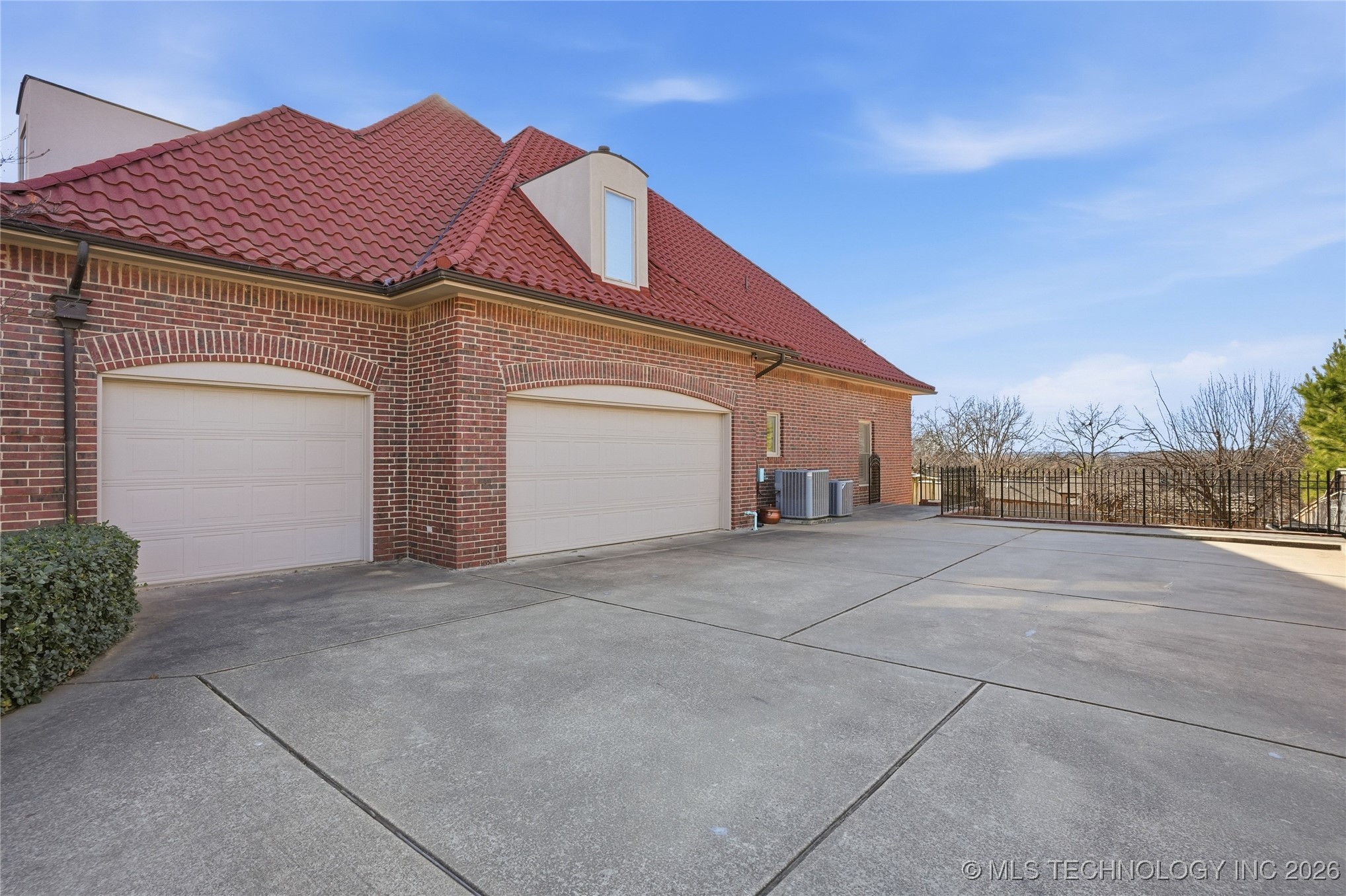 8626 S Florence Avenue Property Photo 95